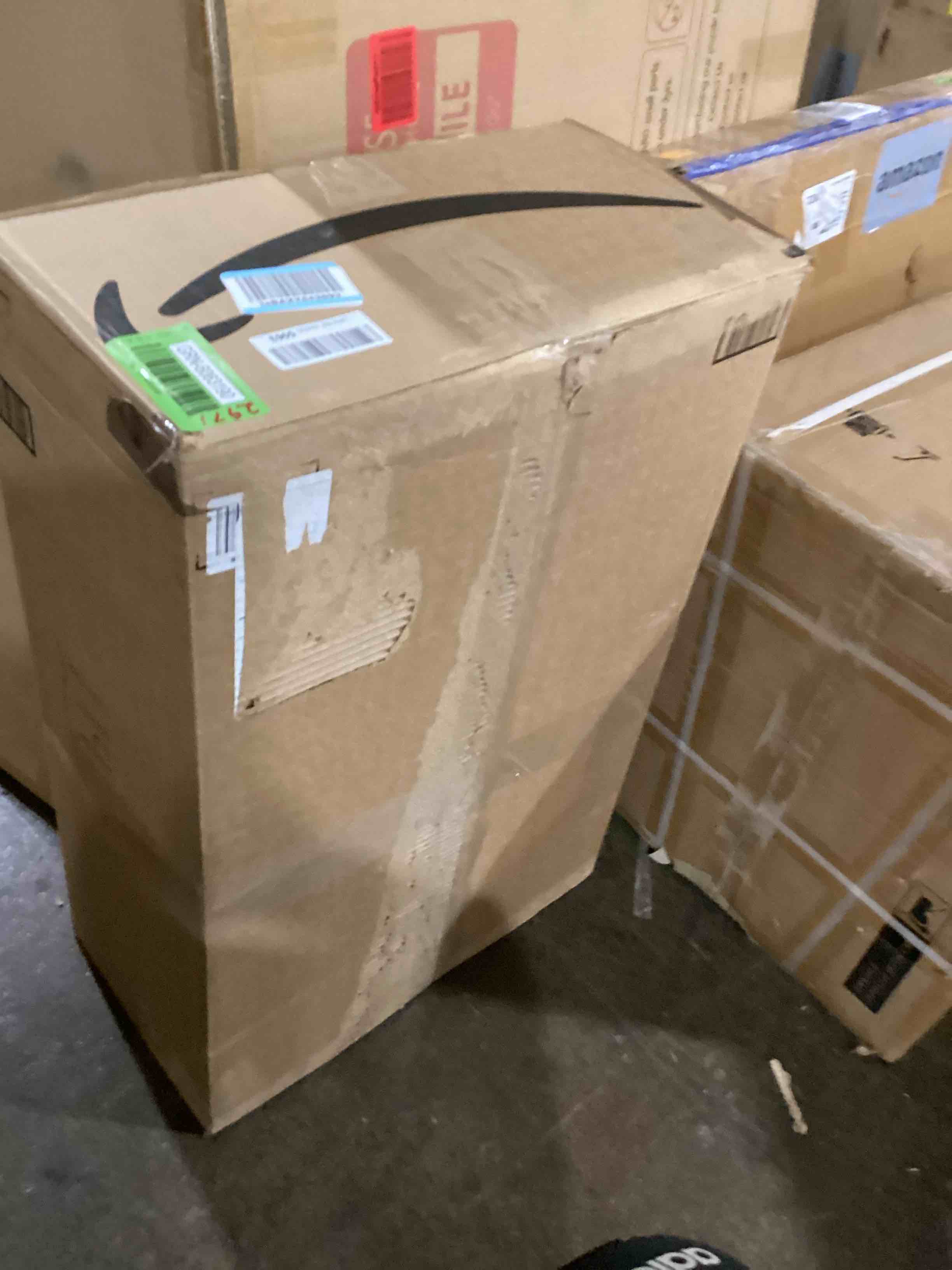 https://s3.amazonaws.com/lotting-images-prod/bidfta/GRN6063190_1713371590213.jpeg