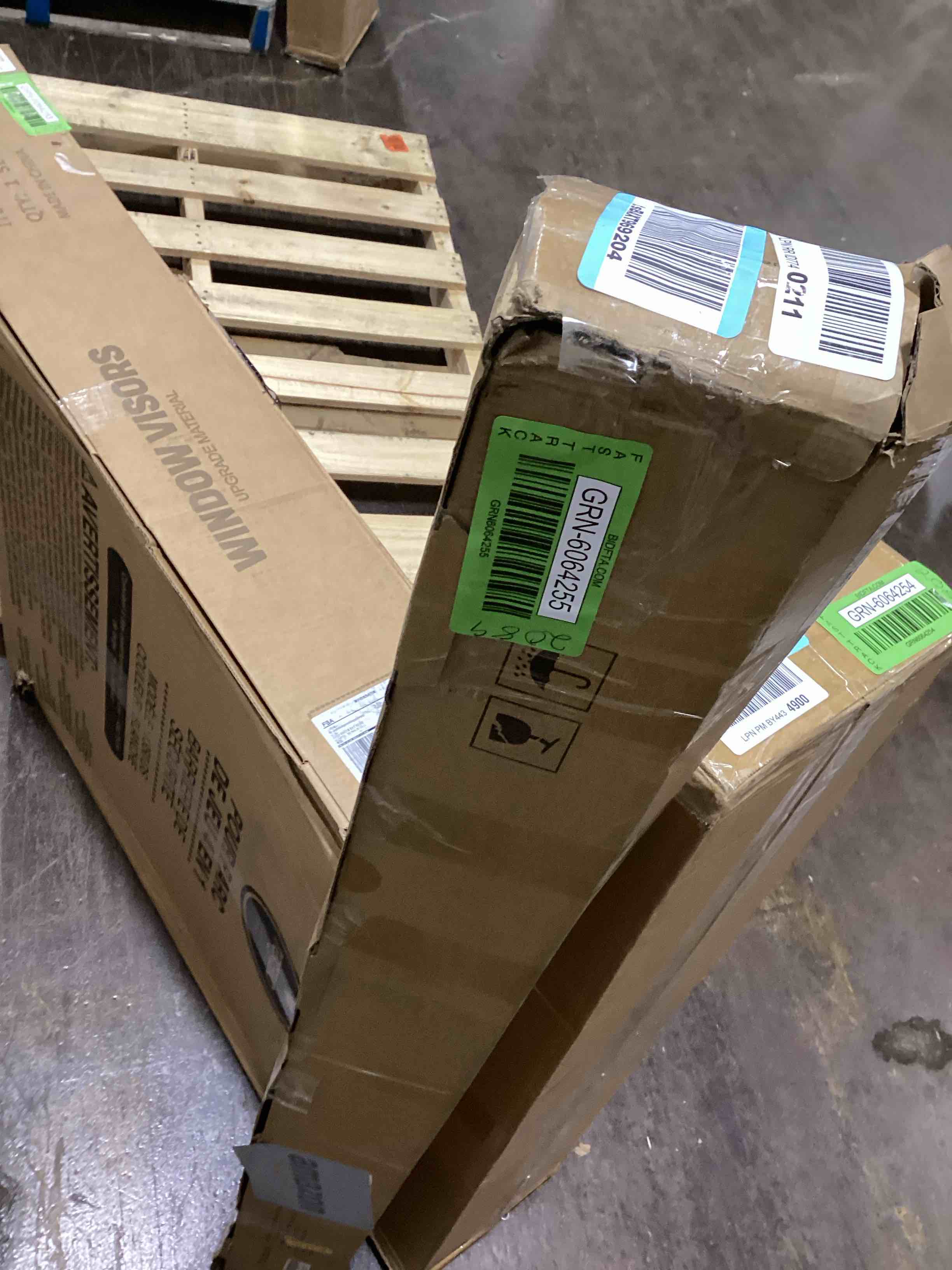 https://s3.amazonaws.com/lotting-images-prod/bidfta/GRN6064255_1710530818783.jpeg
