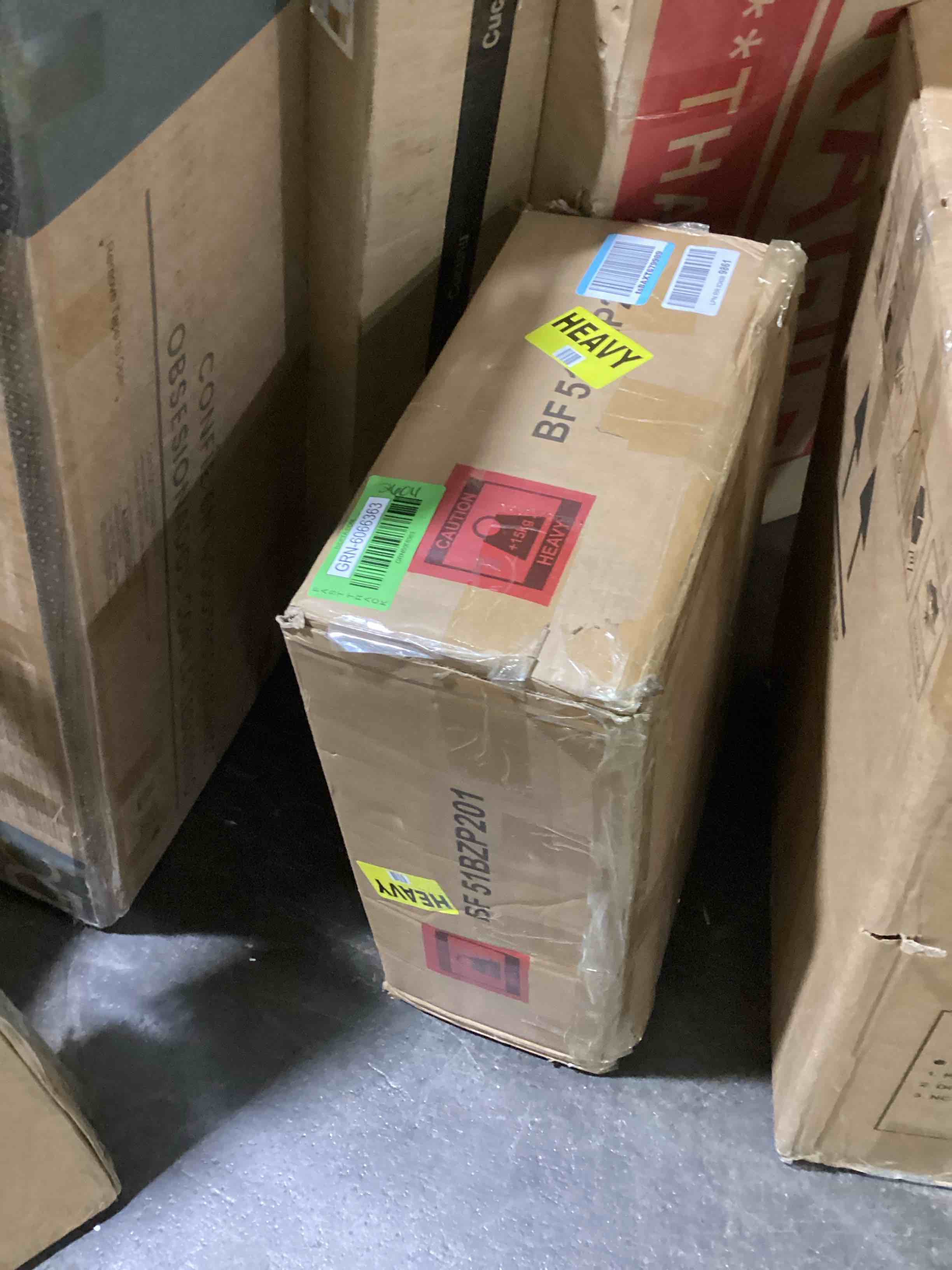 https://s3.amazonaws.com/lotting-images-prod/bidfta/GRN6066363_1712241398529.jpeg