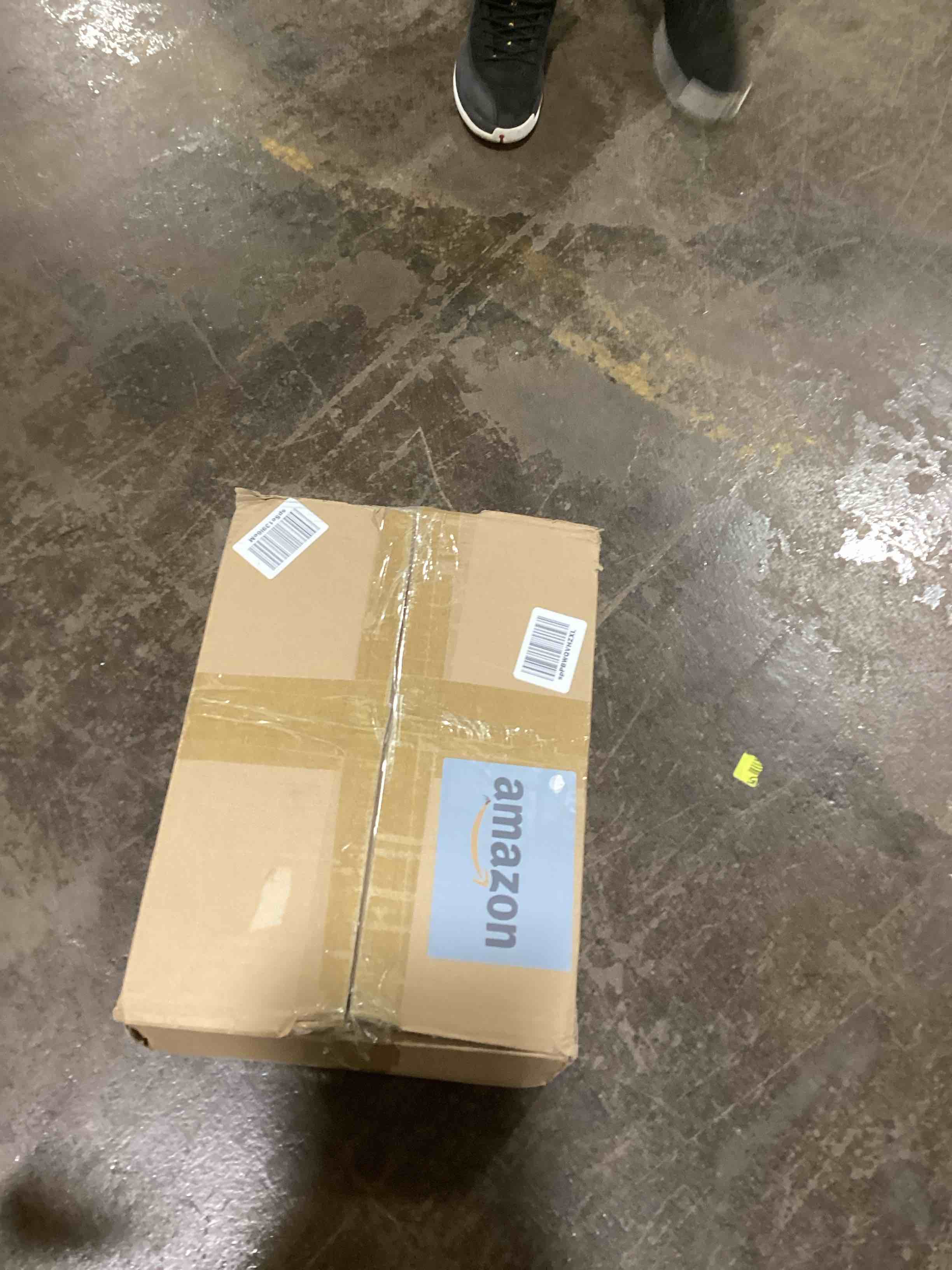 https://s3.amazonaws.com/lotting-images-prod/bidfta/GRN6067255_1712769435467.jpeg