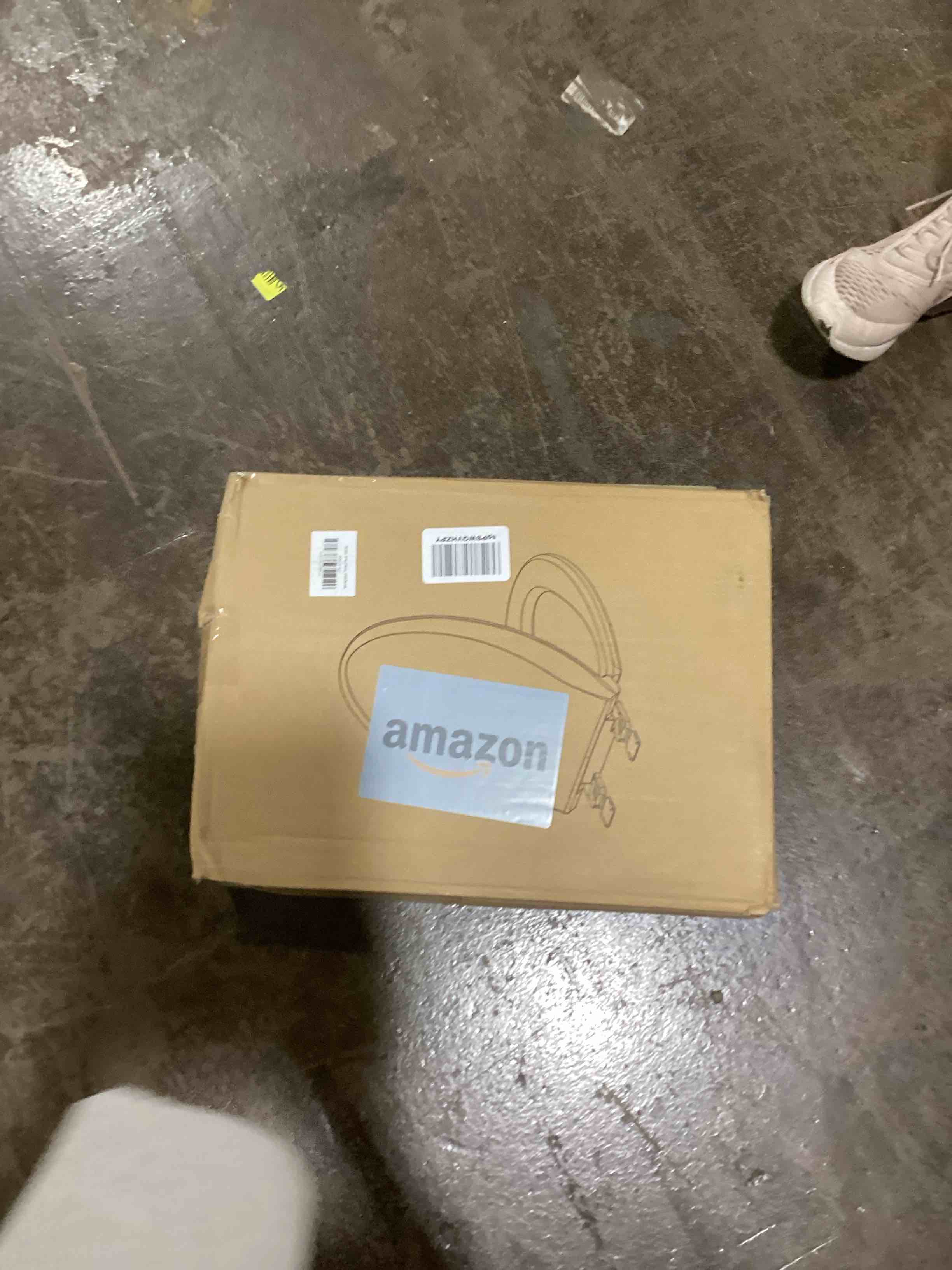 https://s3.amazonaws.com/lotting-images-prod/bidfta/GRN6067257_1712769537731.jpeg