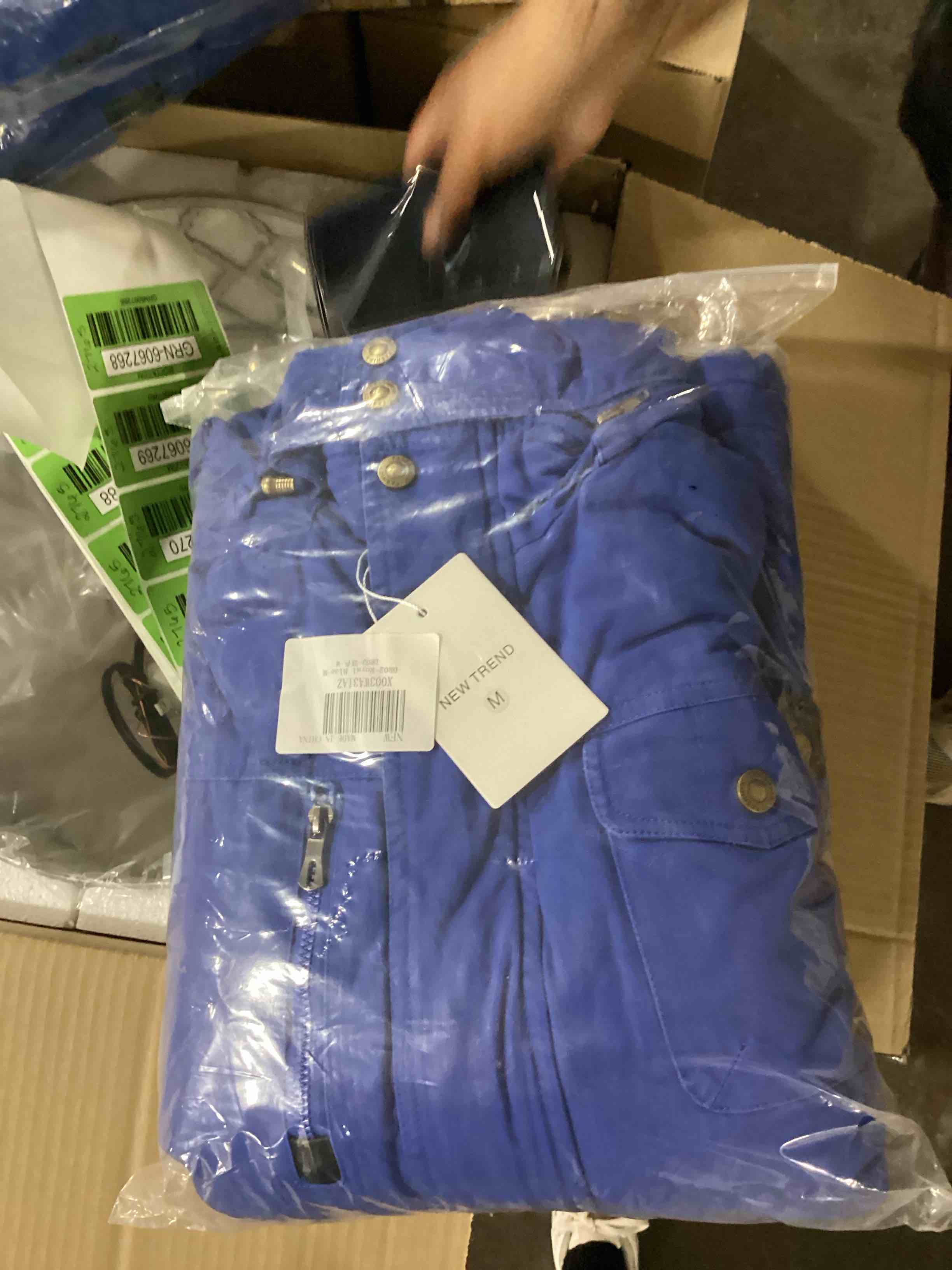https://s3.amazonaws.com/lotting-images-prod/bidfta/GRN6067270_1712771593293.jpeg
