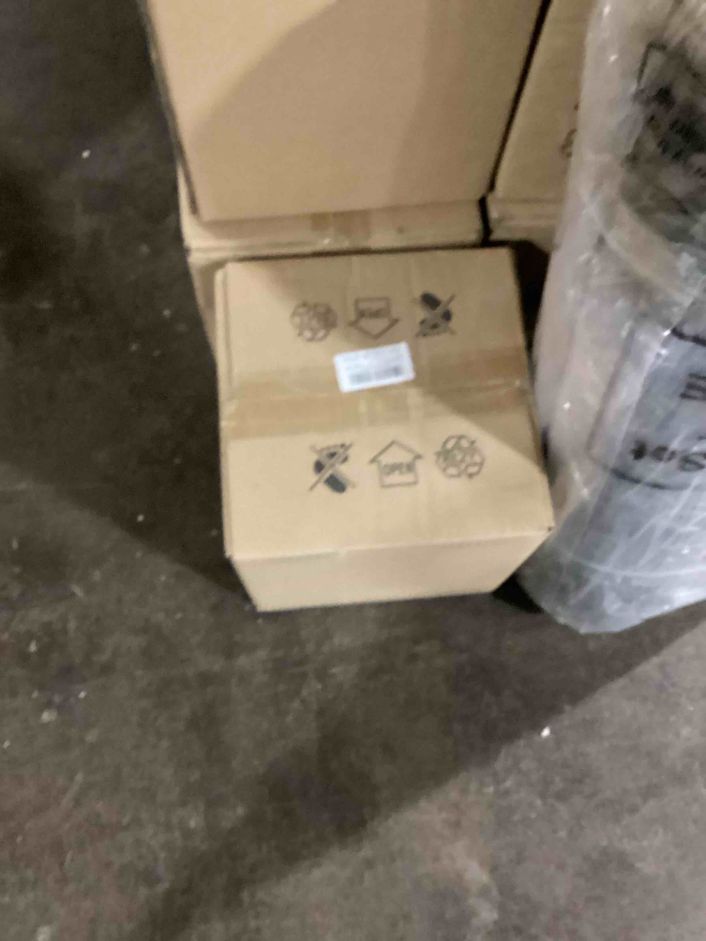 https://s3.amazonaws.com/lotting-images-prod/bidfta/GRN6067286_1712771858039.jpeg