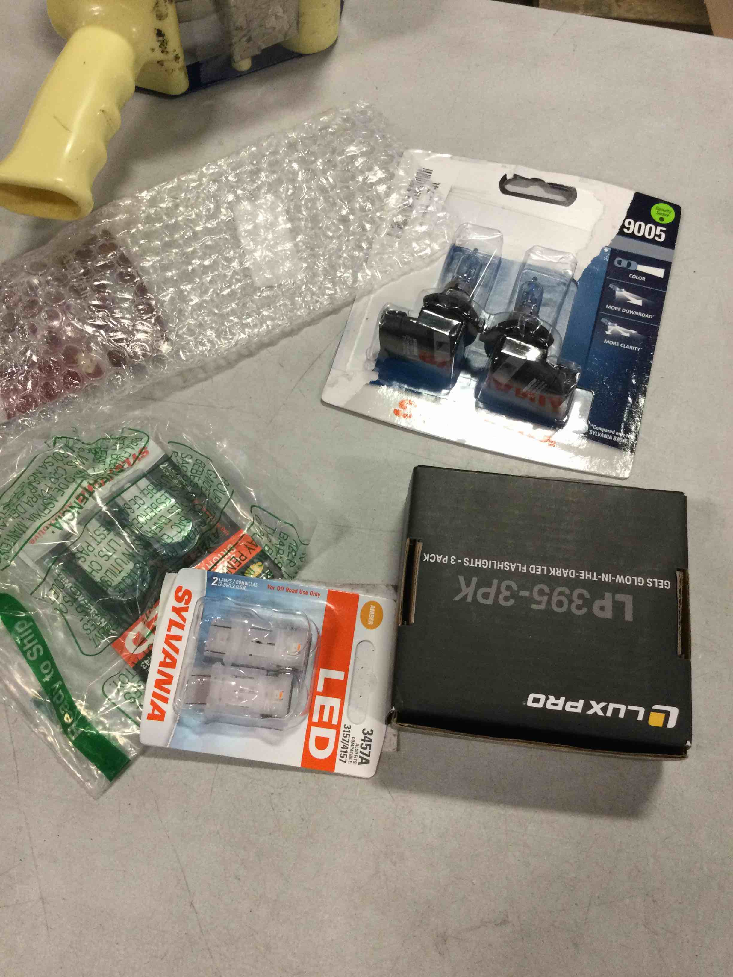 https://s3.amazonaws.com/lotting-images-prod/bidfta/GRN6082642_1708690803392.jpeg