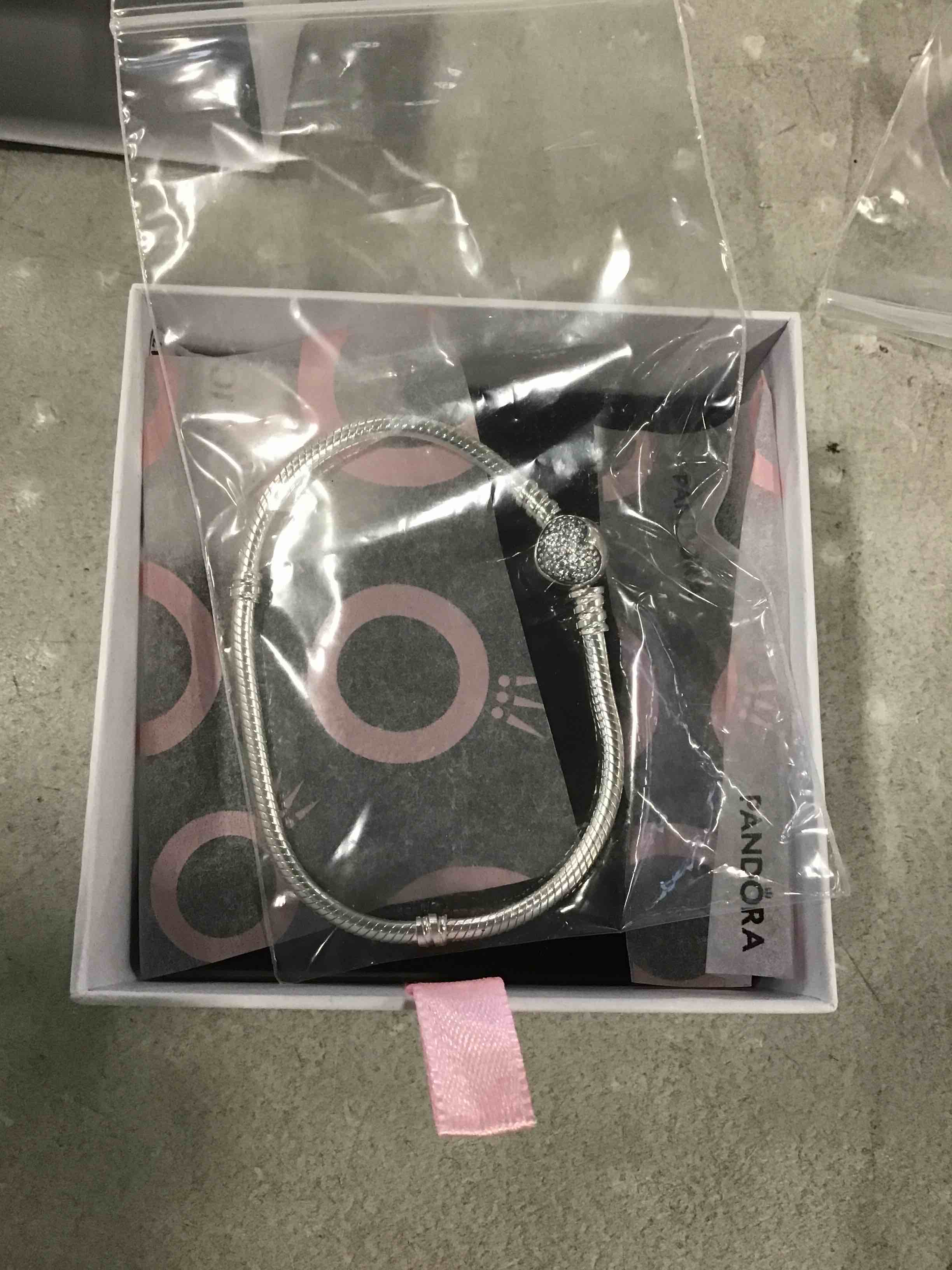 https://s3.amazonaws.com/lotting-images-prod/bidfta/GRN6083163_1707828026505.jpeg