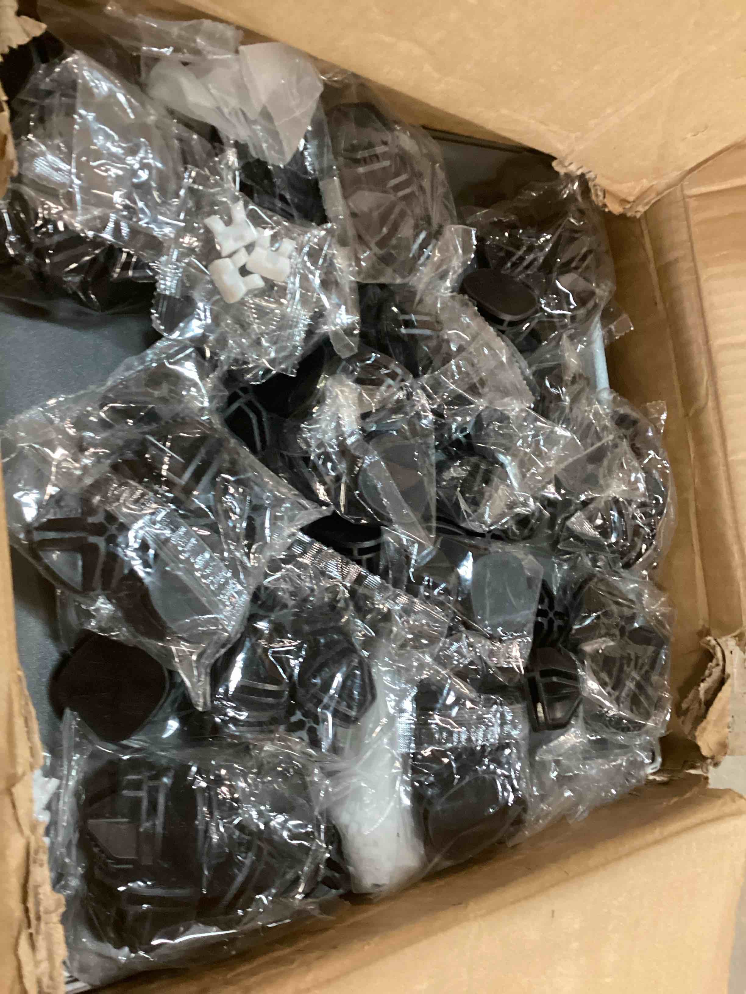 https://s3.amazonaws.com/lotting-images-prod/bidfta/GRN6084642_1708366735807.jpeg