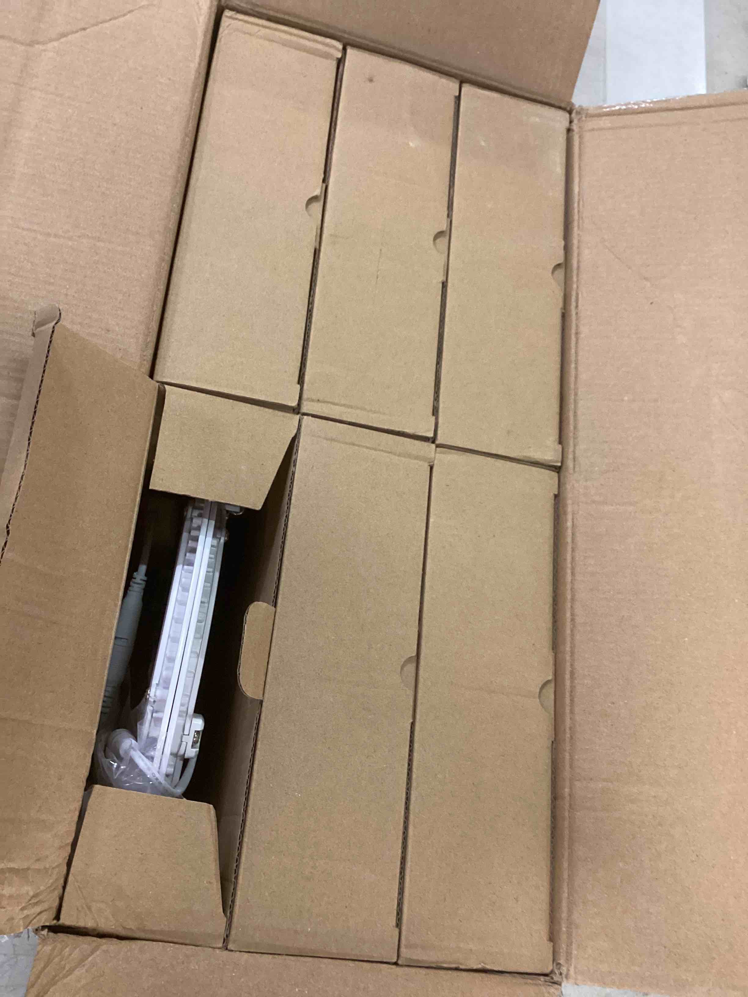 https://s3.amazonaws.com/lotting-images-prod/bidfta/GRN6085777_1708788750356.jpeg