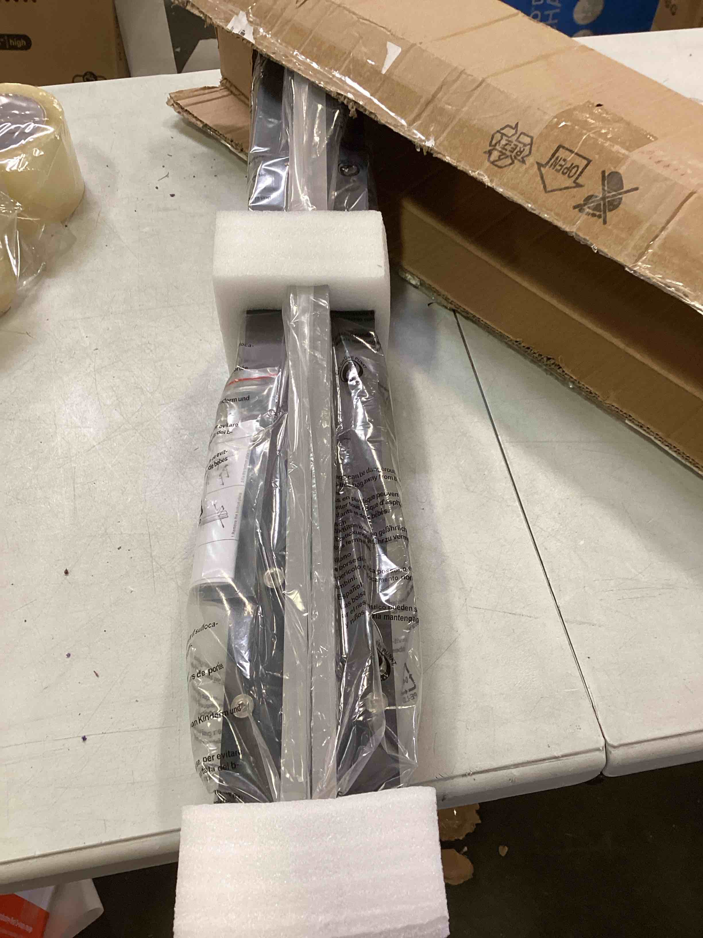 https://s3.amazonaws.com/lotting-images-prod/bidfta/GRN6088253_1708799575328.jpeg