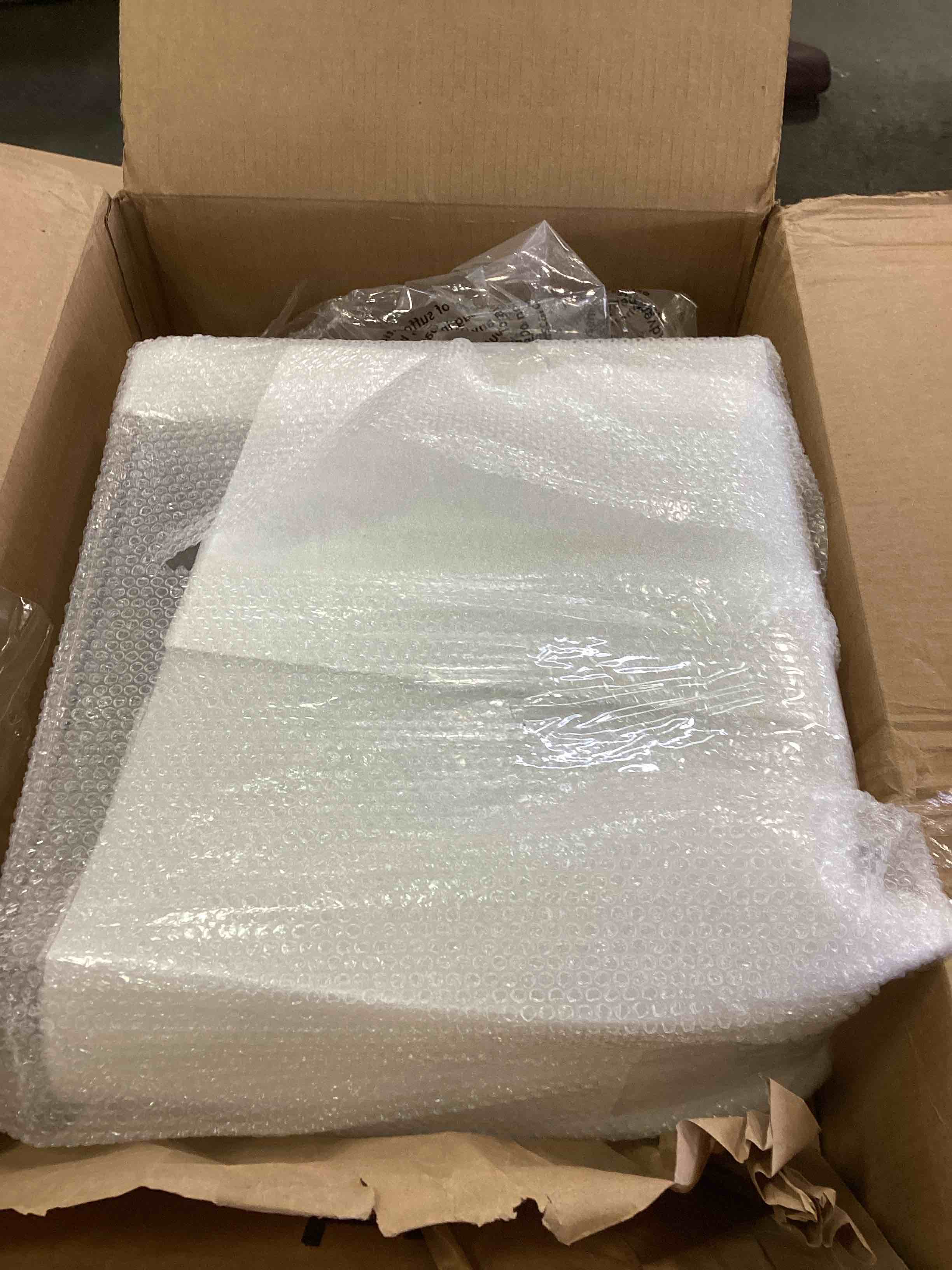https://s3.amazonaws.com/lotting-images-prod/bidfta/GRN6088277_1708802890063.jpeg