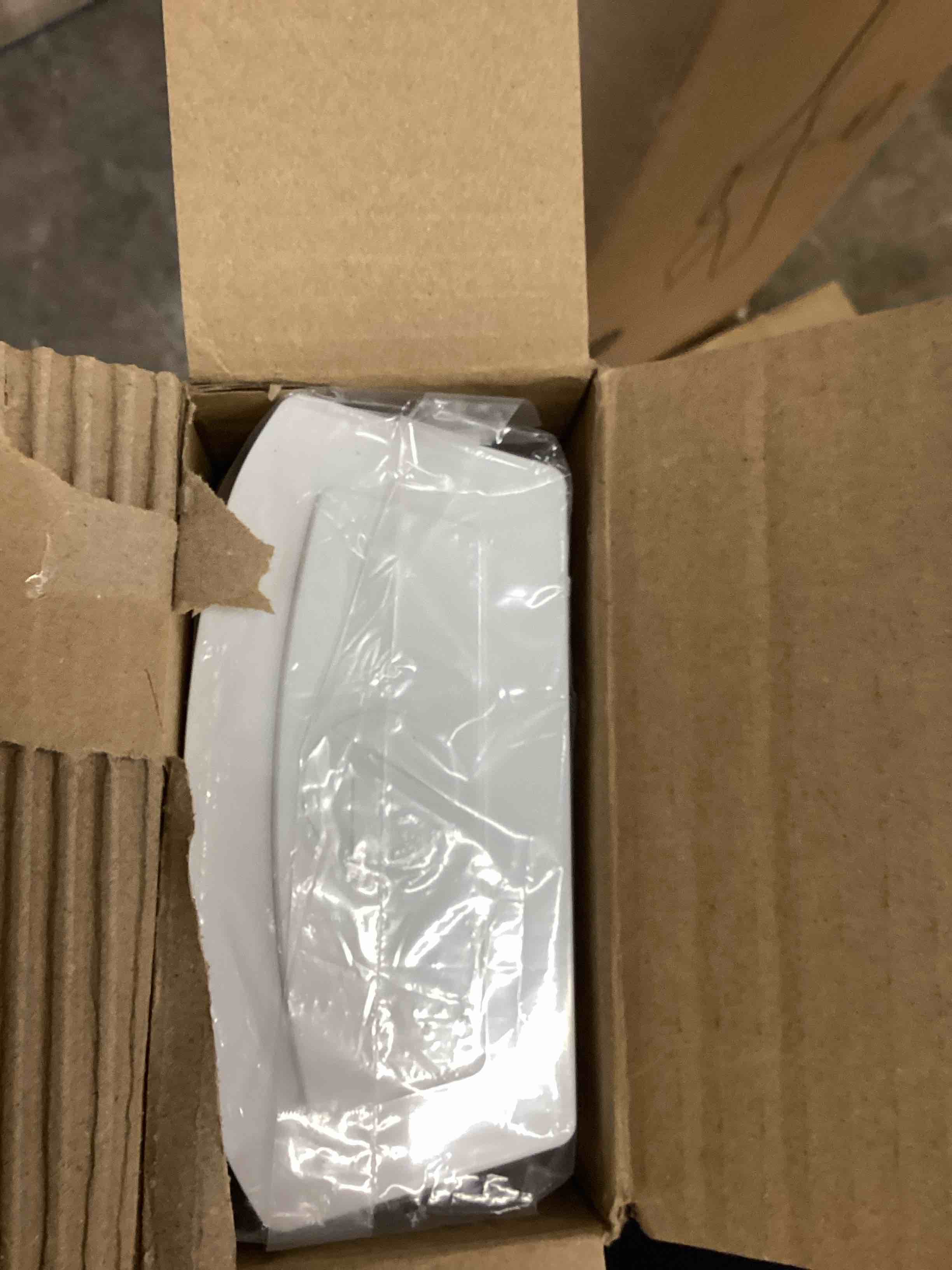 https://s3.amazonaws.com/lotting-images-prod/bidfta/GRN6089392_1714573967295.jpeg