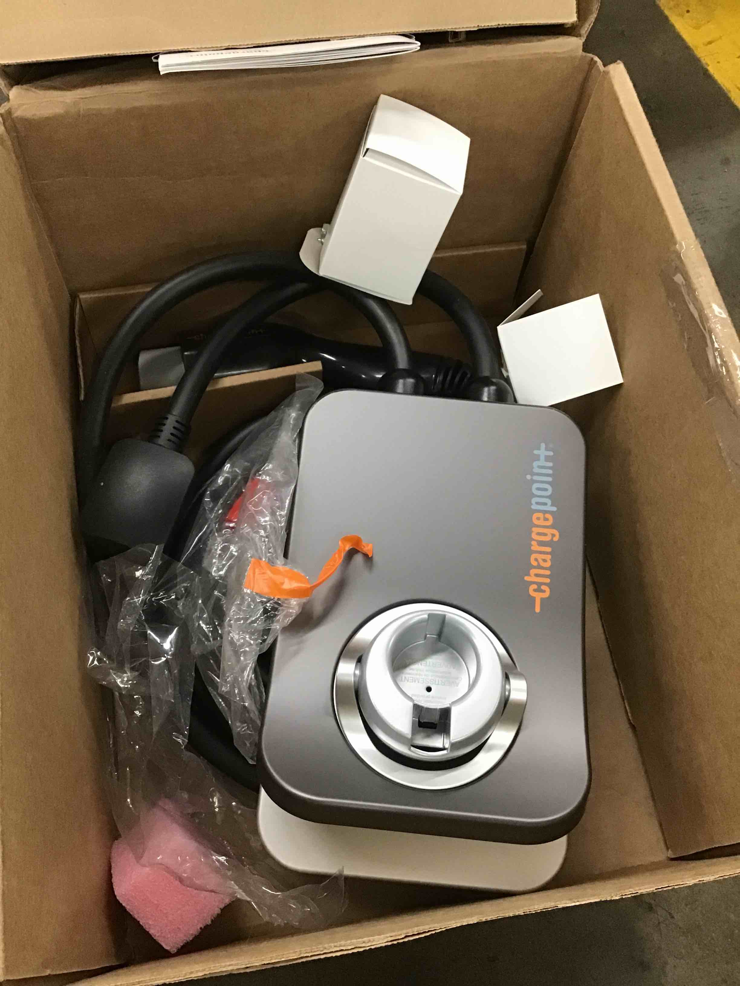 https://s3.amazonaws.com/lotting-images-prod/bidfta/GRN6100628_1713191110201.jpeg