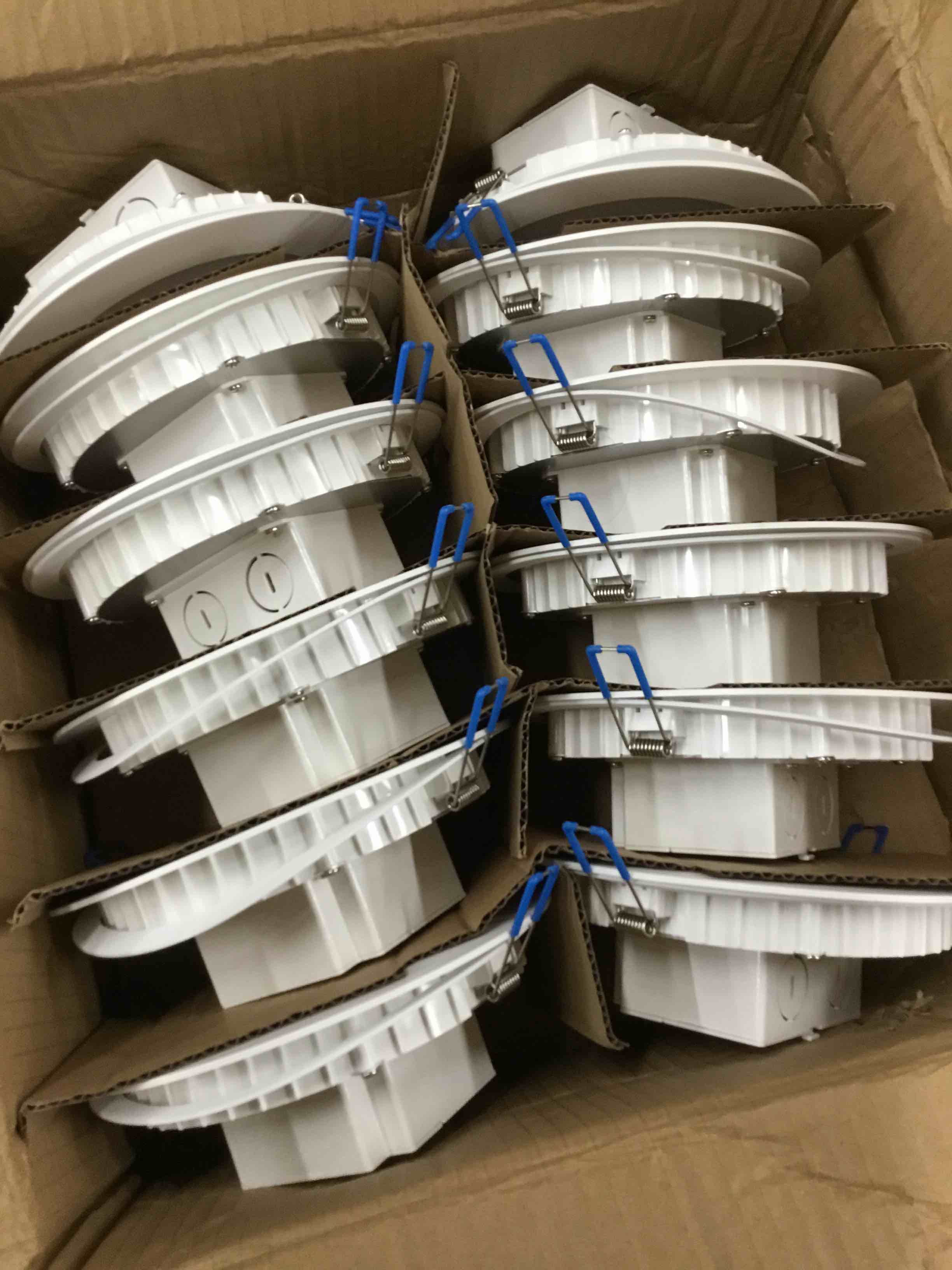 https://s3.amazonaws.com/lotting-images-prod/bidfta/GRN6103610_1725395939722.jpeg