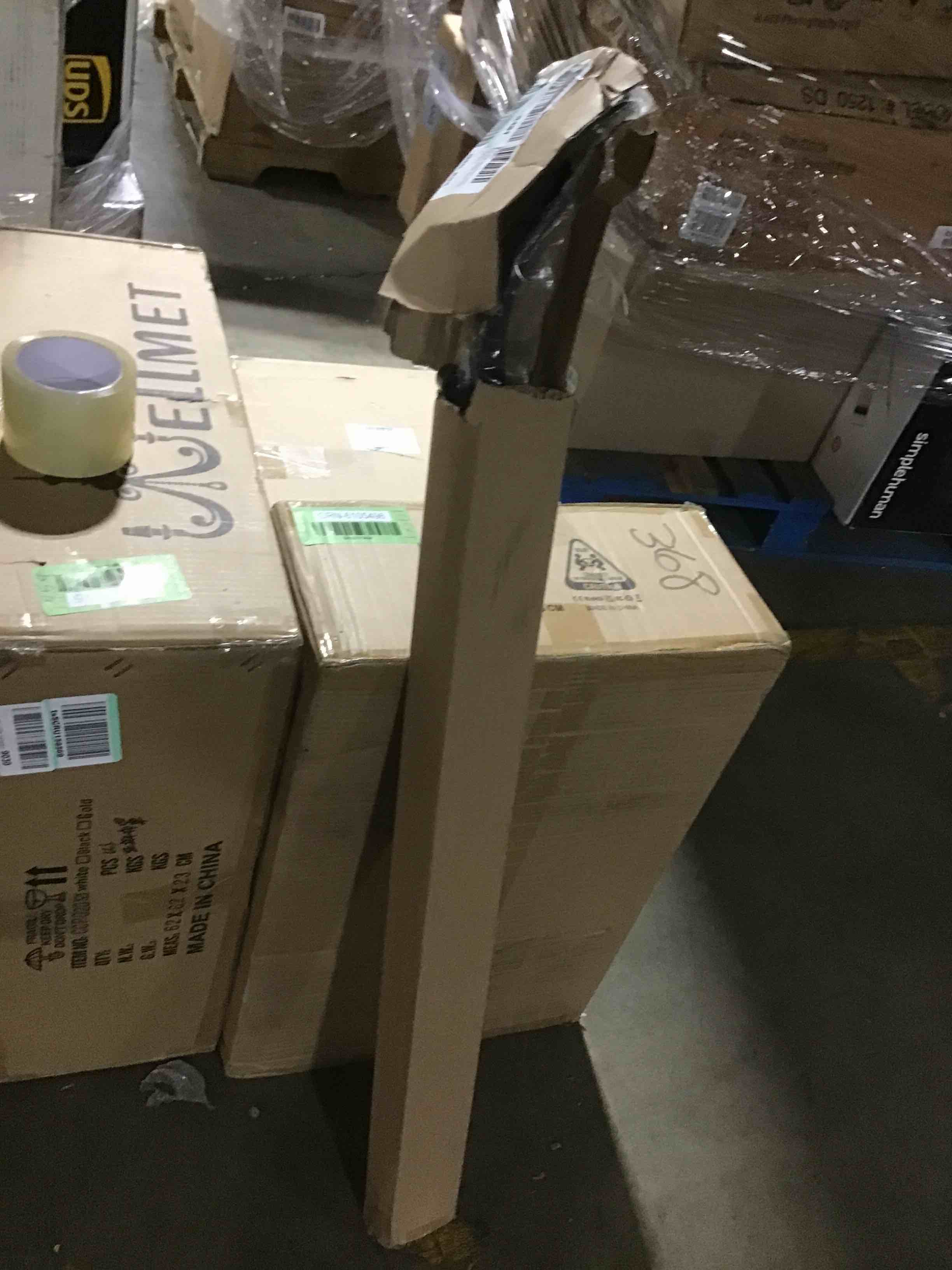 https://s3.amazonaws.com/lotting-images-prod/bidfta/GRN6105498_1711563212760.jpeg