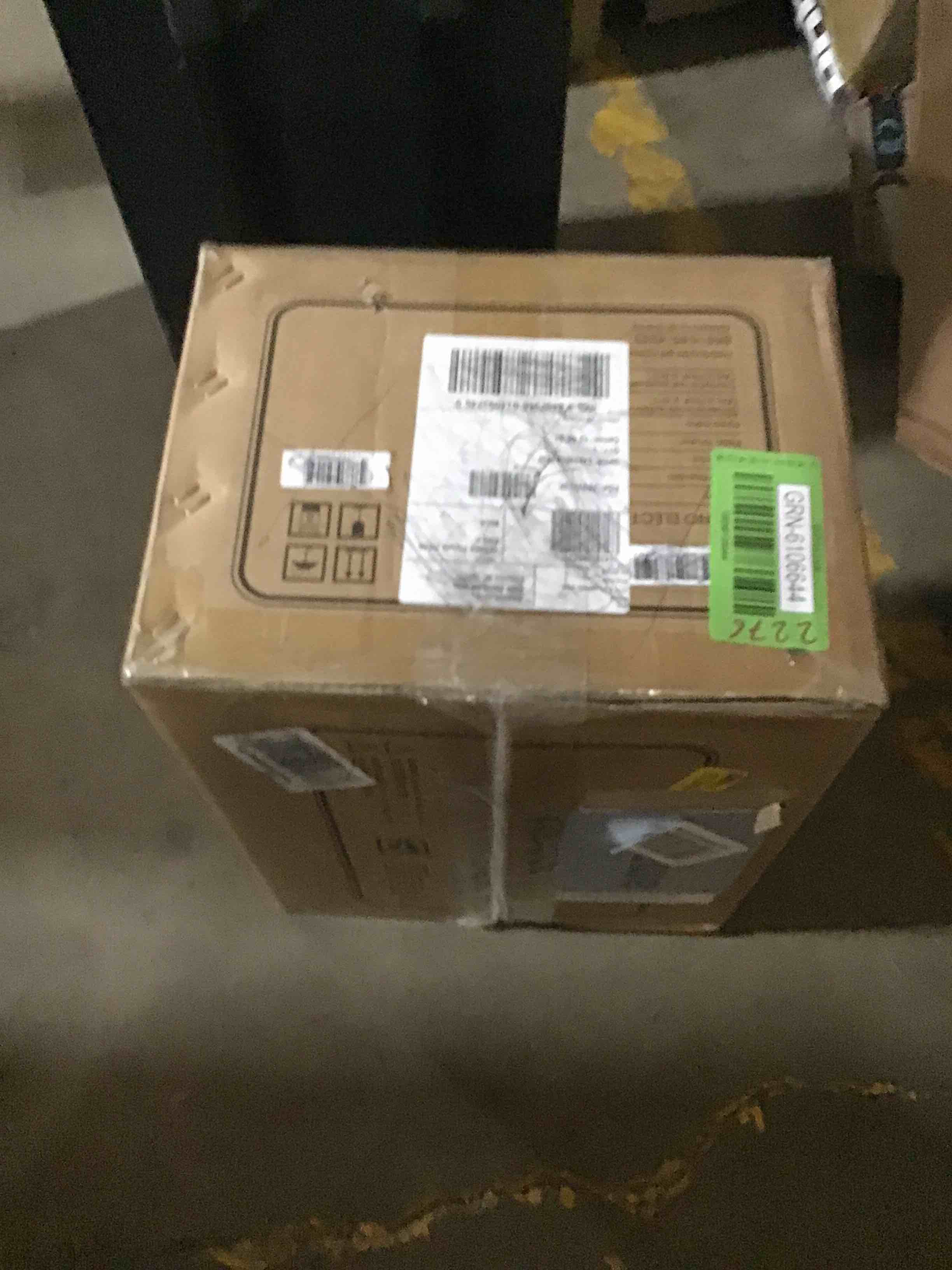 https://s3.amazonaws.com/lotting-images-prod/bidfta/GRN6106644_1712672813975.jpeg