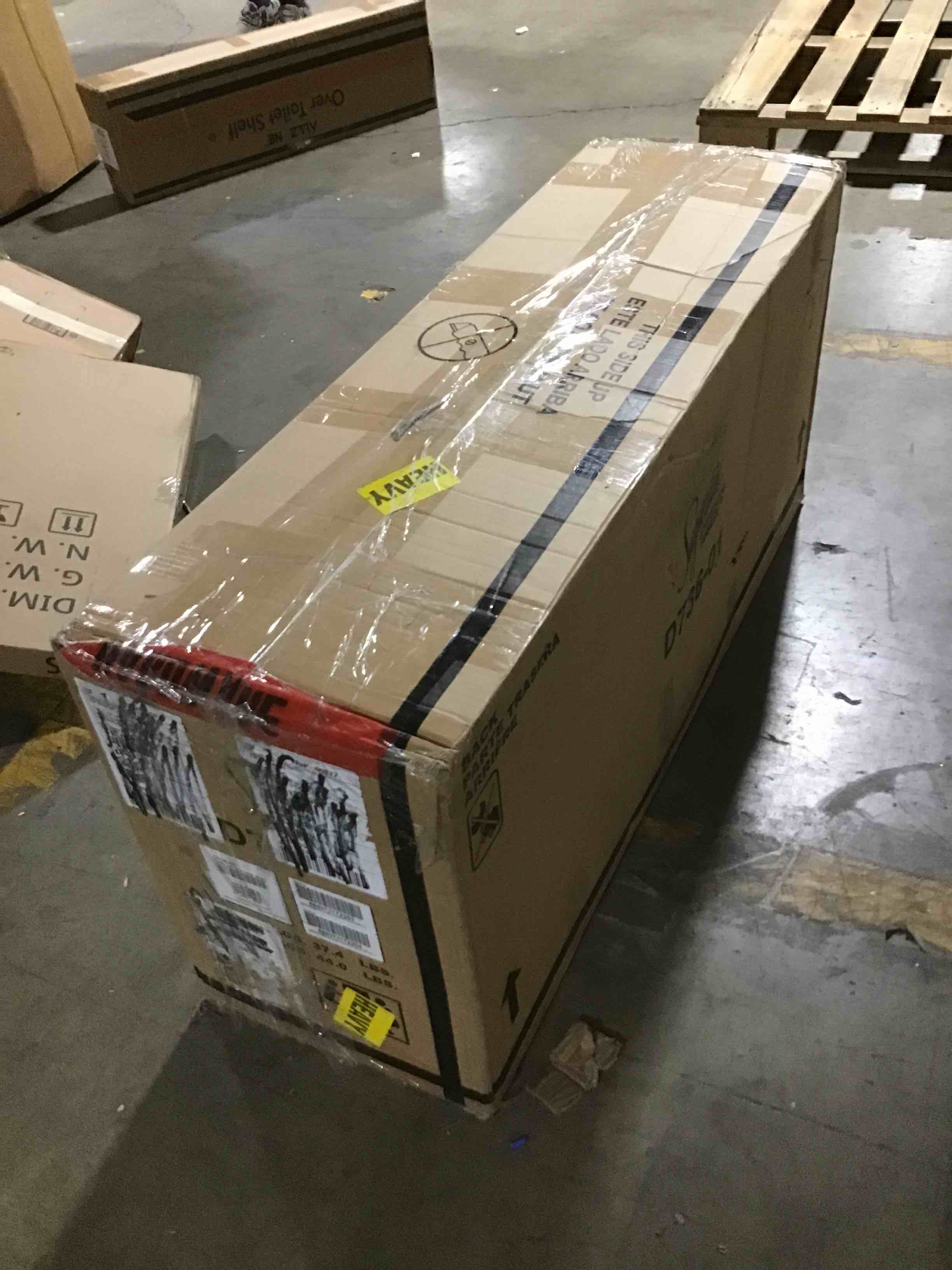 https://s3.amazonaws.com/lotting-images-prod/bidfta/GRN6107237_1707854186640.jpeg