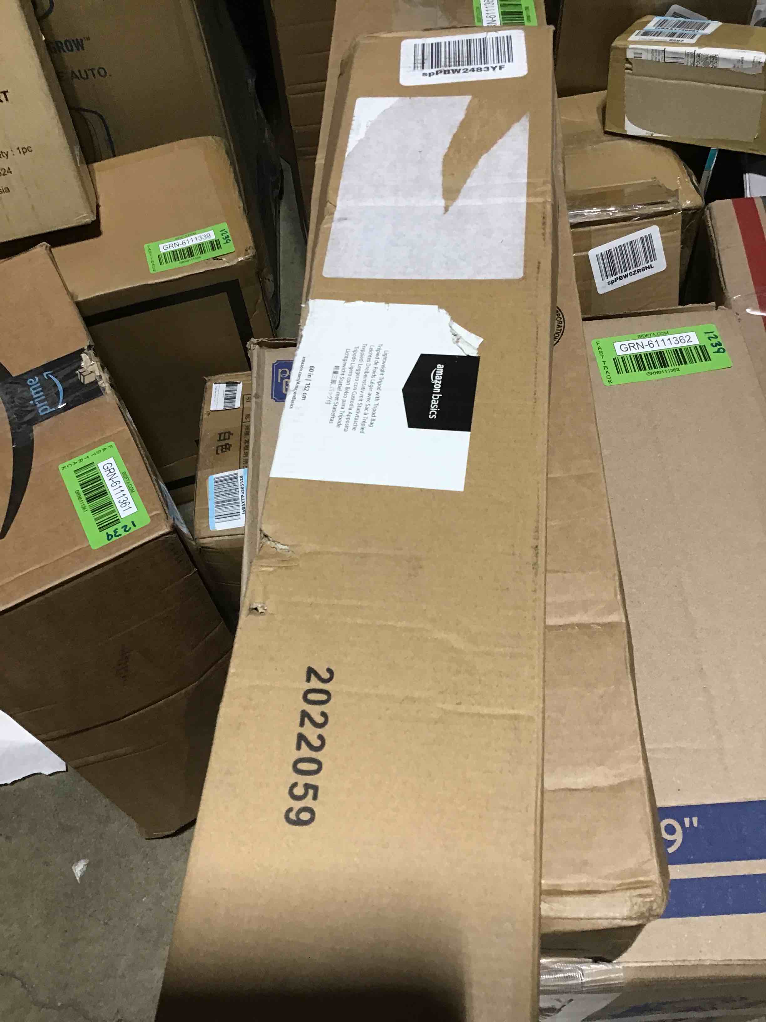 https://s3.amazonaws.com/lotting-images-prod/bidfta/GRN6111360_1708980395411.jpeg