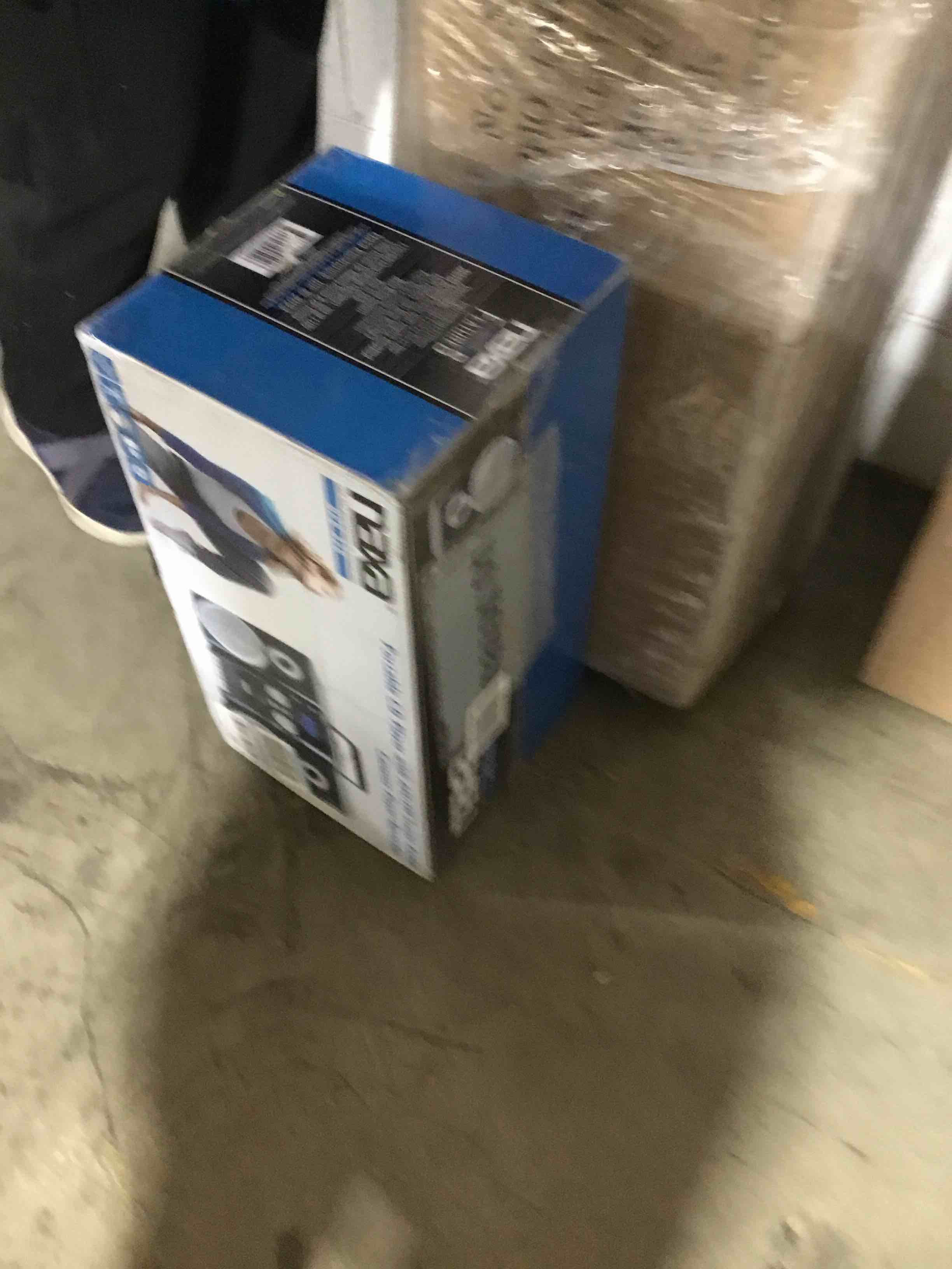https://s3.amazonaws.com/lotting-images-prod/bidfta/GRN6114022_1709764326926.jpeg