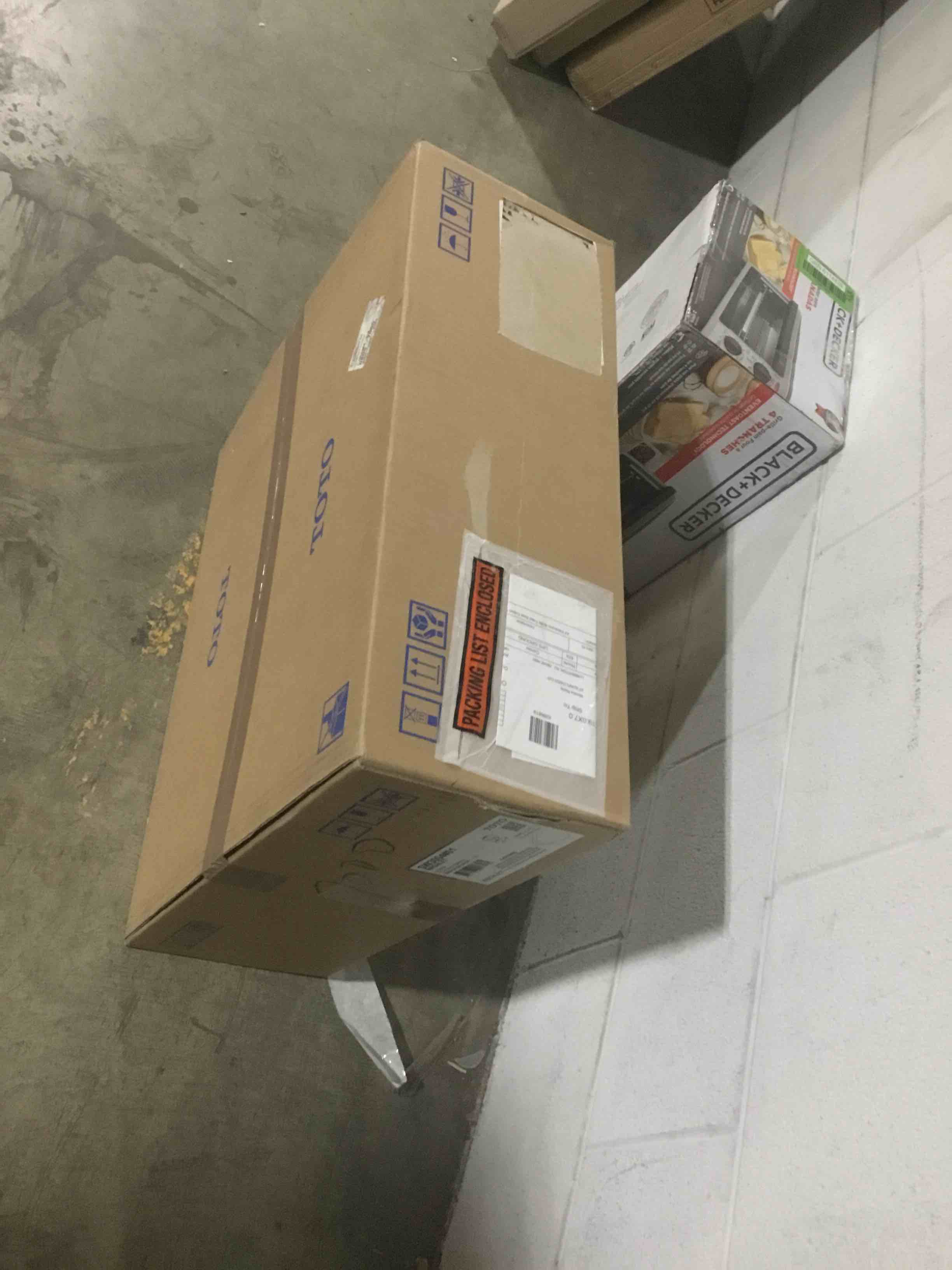 https://s3.amazonaws.com/lotting-images-prod/bidfta/GRN6114836_1707496890294.jpeg