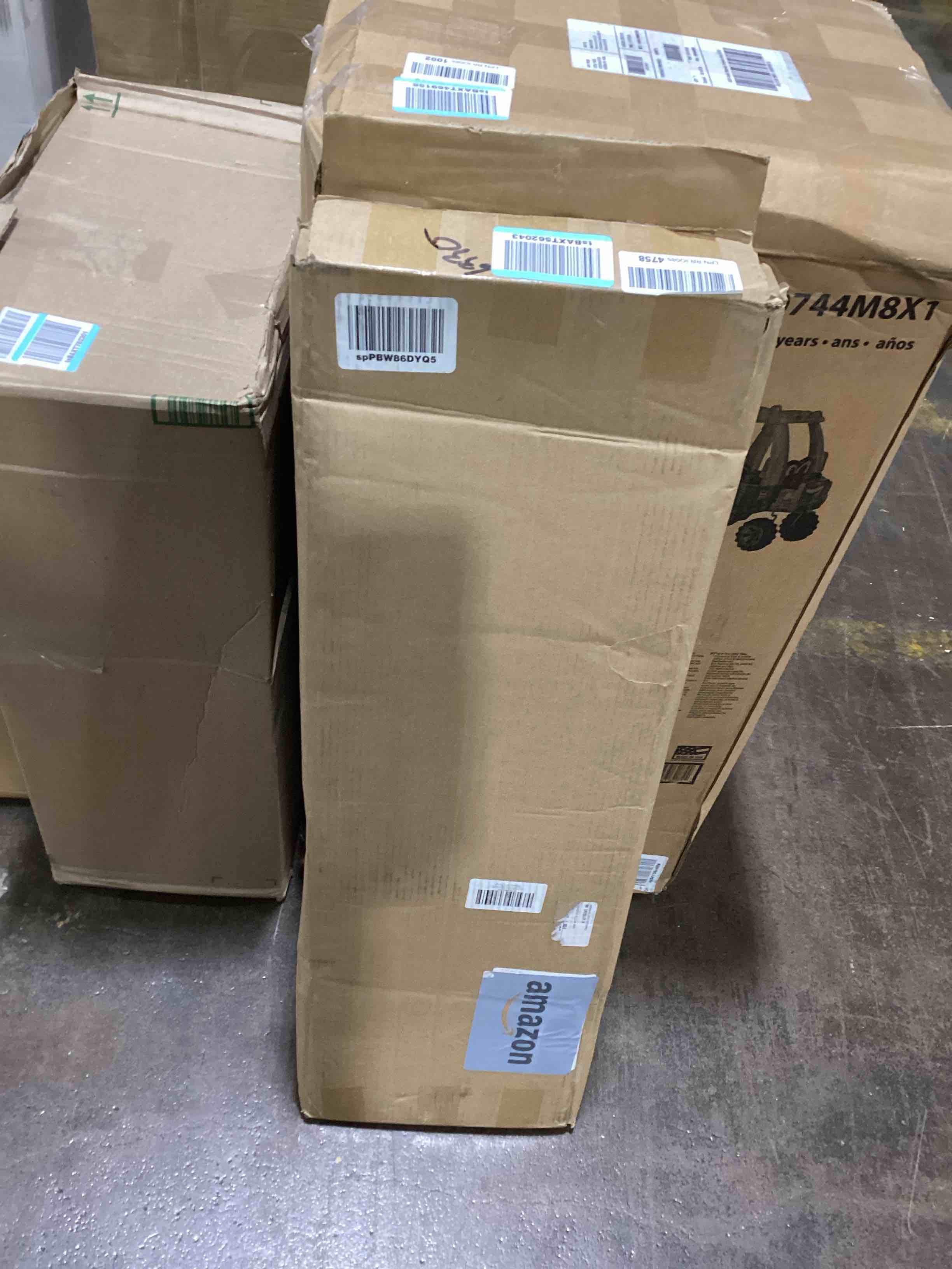 https://s3.amazonaws.com/lotting-images-prod/bidfta/GRN6116404_1713540243267.jpeg