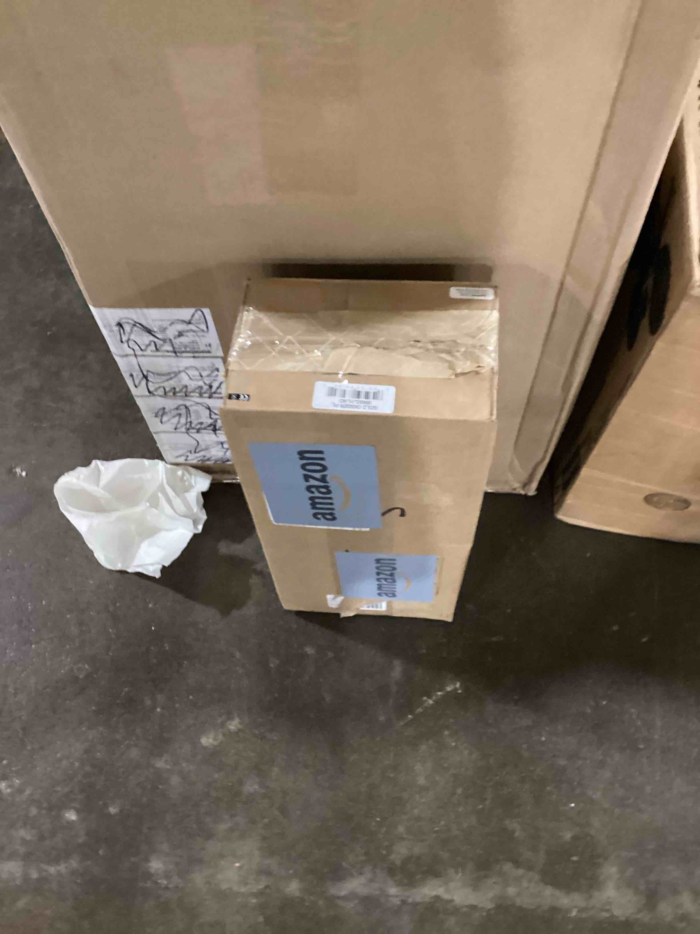 https://s3.amazonaws.com/lotting-images-prod/bidfta/GRN6116416_1713546225829.jpeg