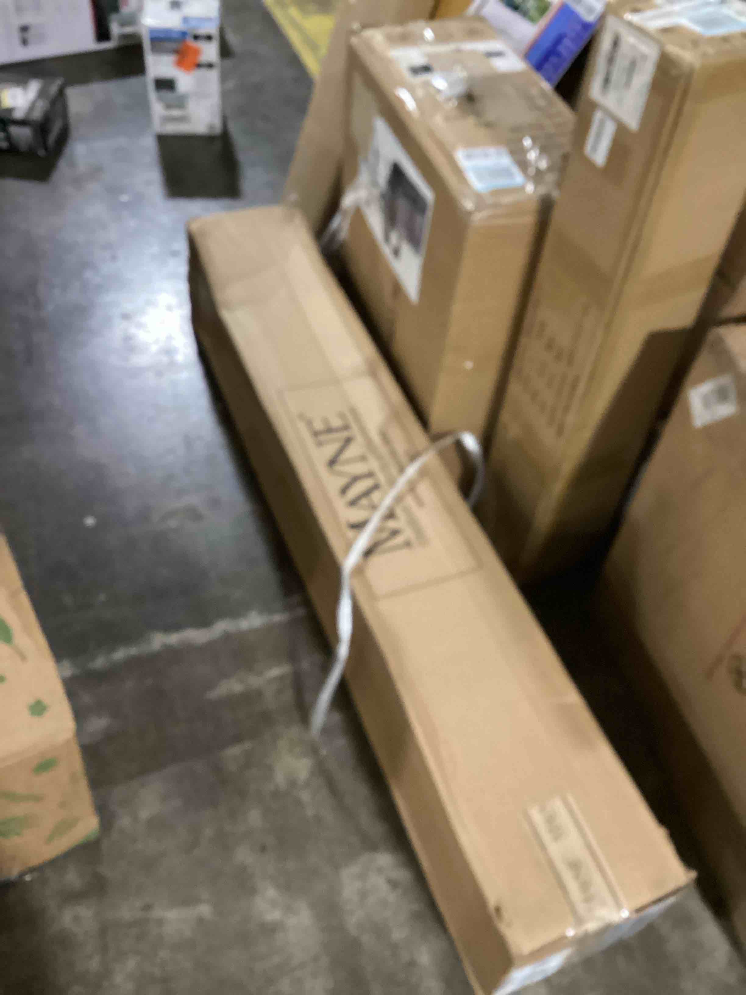 https://s3.amazonaws.com/lotting-images-prod/bidfta/GRN6116435_1713547231748.jpeg