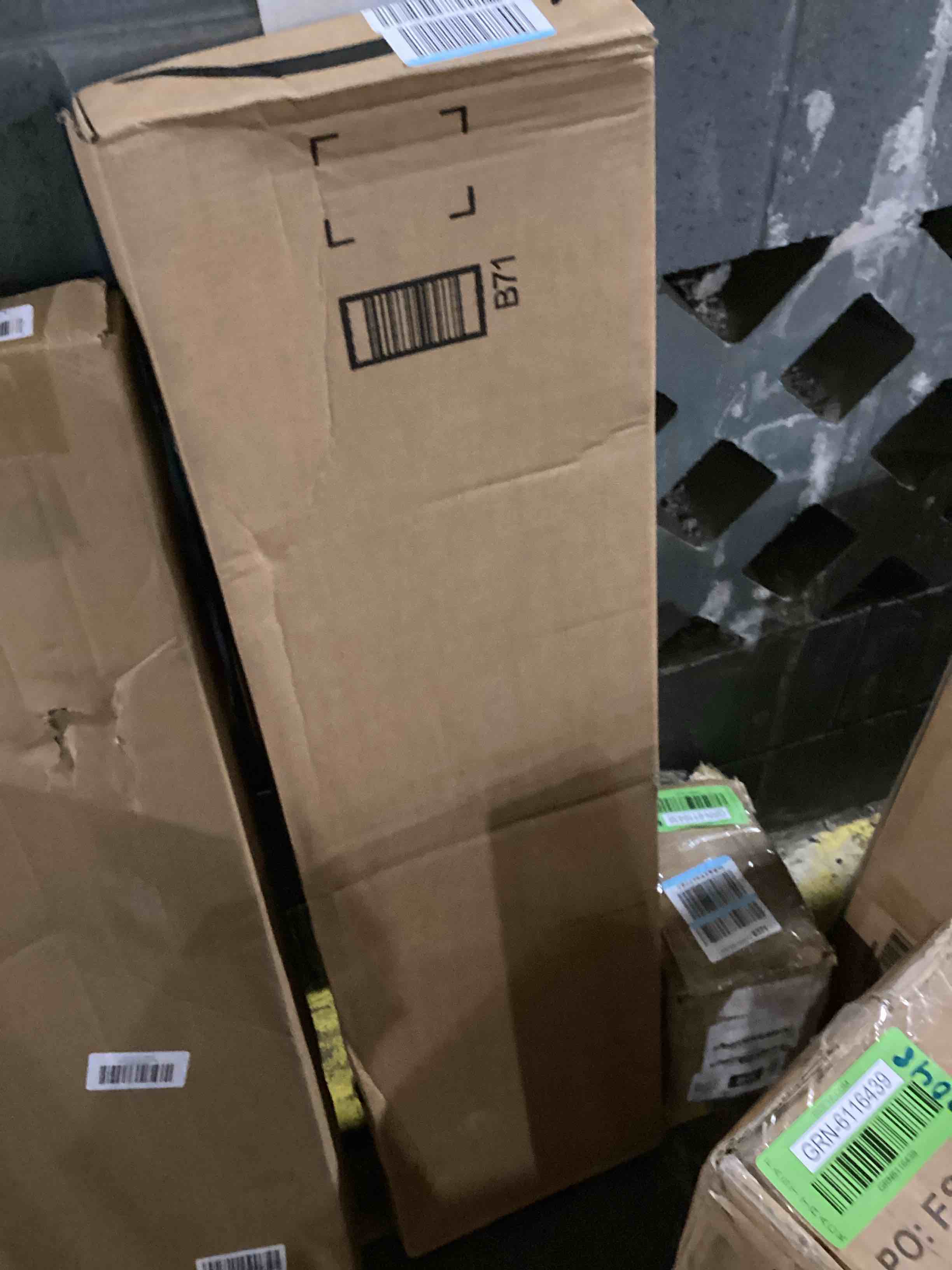 https://s3.amazonaws.com/lotting-images-prod/bidfta/GRN6116440_1713547415146.jpeg