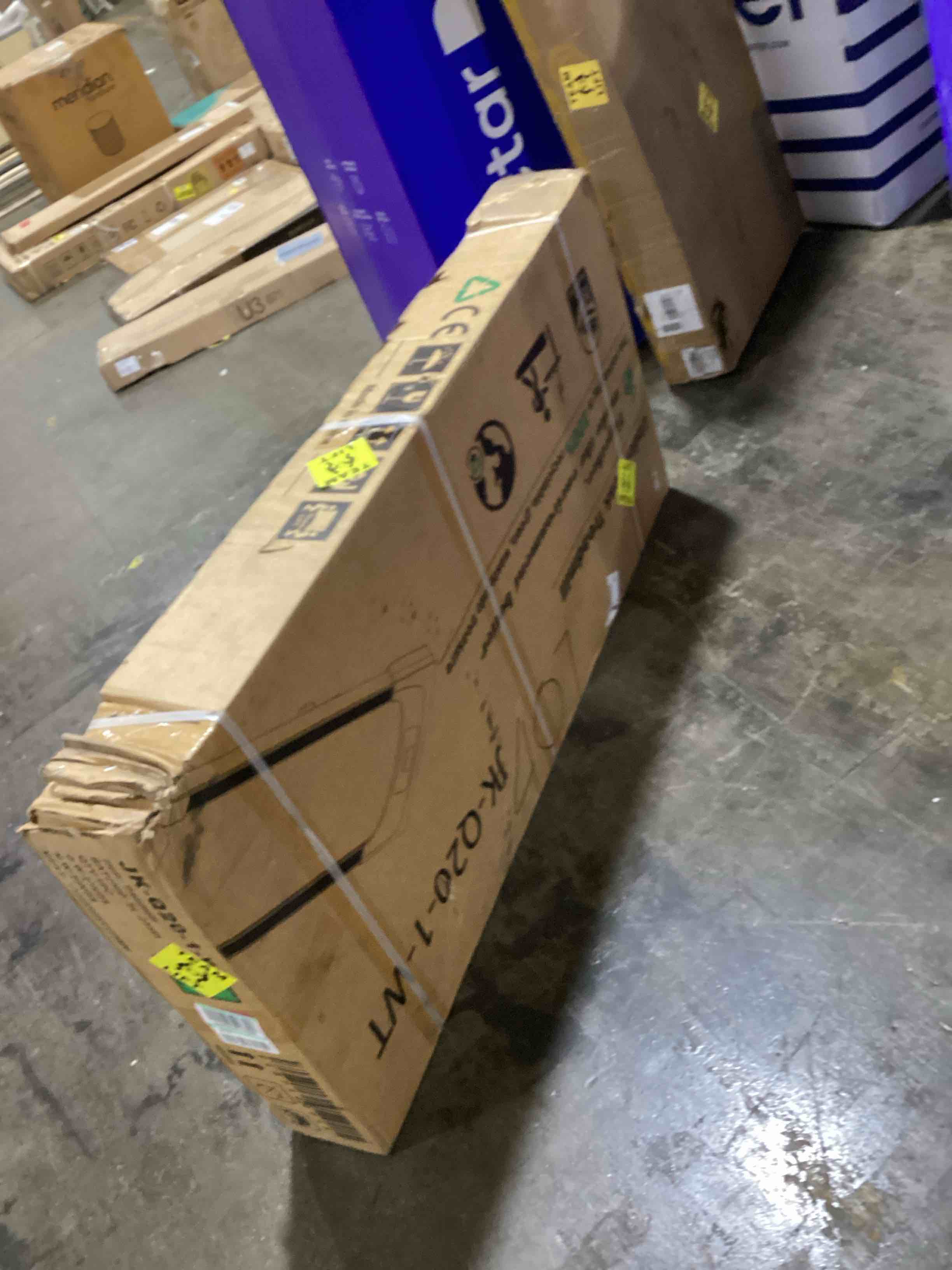 https://s3.amazonaws.com/lotting-images-prod/bidfta/GRN6120059_1715959425676.jpeg