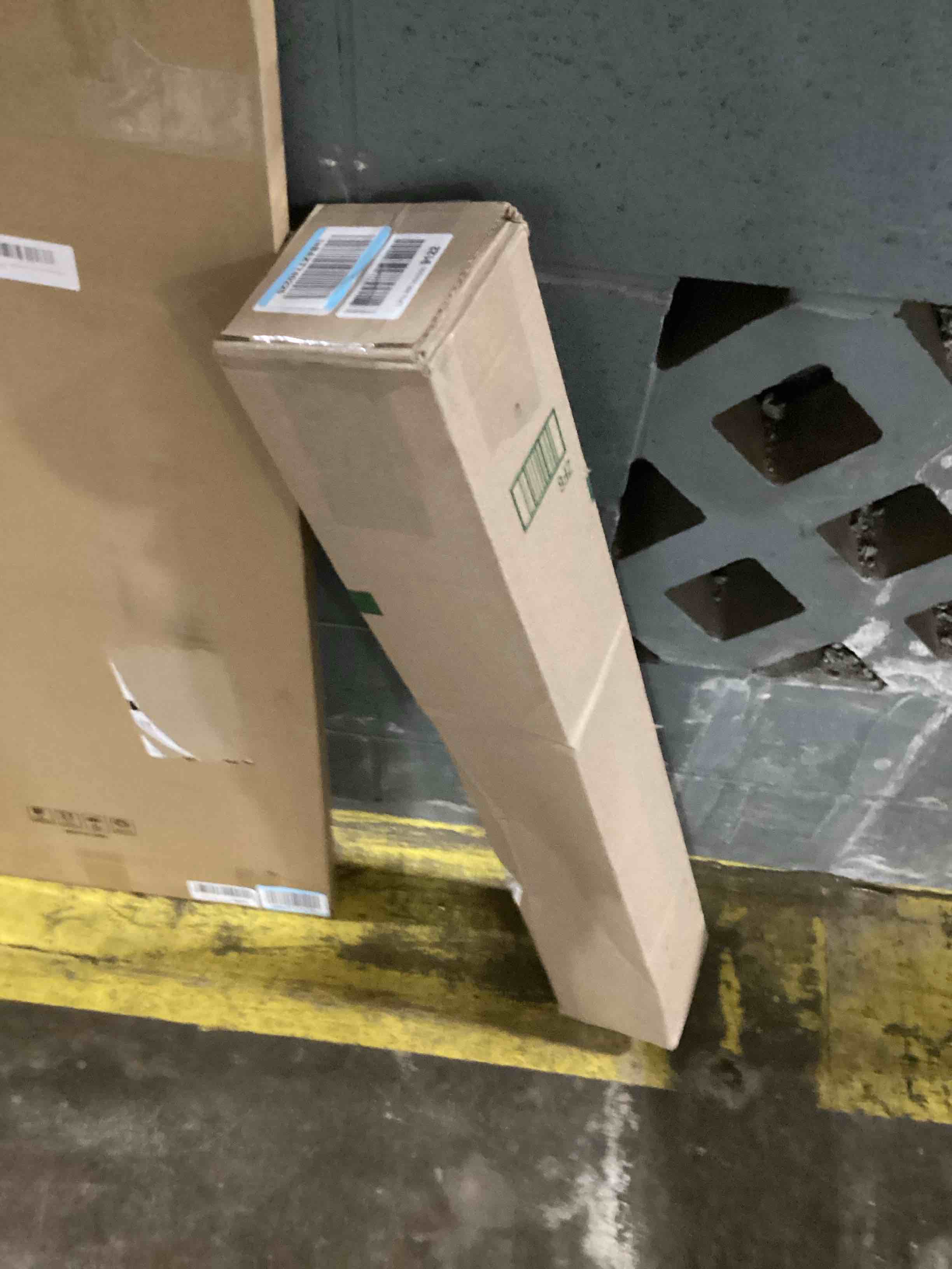 https://s3.amazonaws.com/lotting-images-prod/bidfta/GRN6122418_1714491970129.jpeg