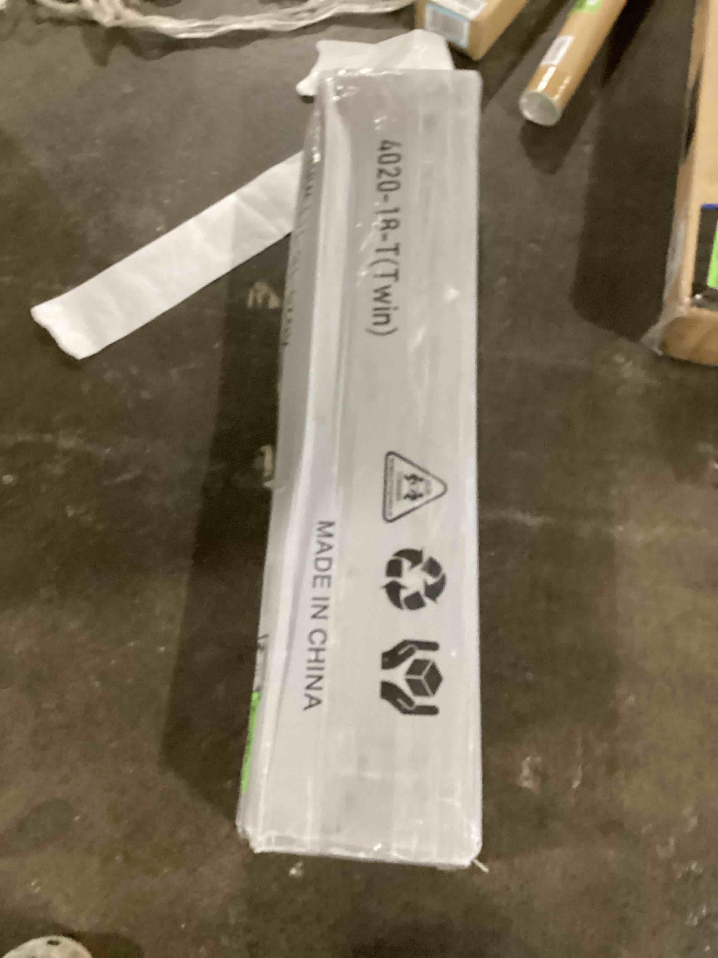 https://s3.amazonaws.com/lotting-images-prod/bidfta/GRN6122637_1714574778166.jpeg