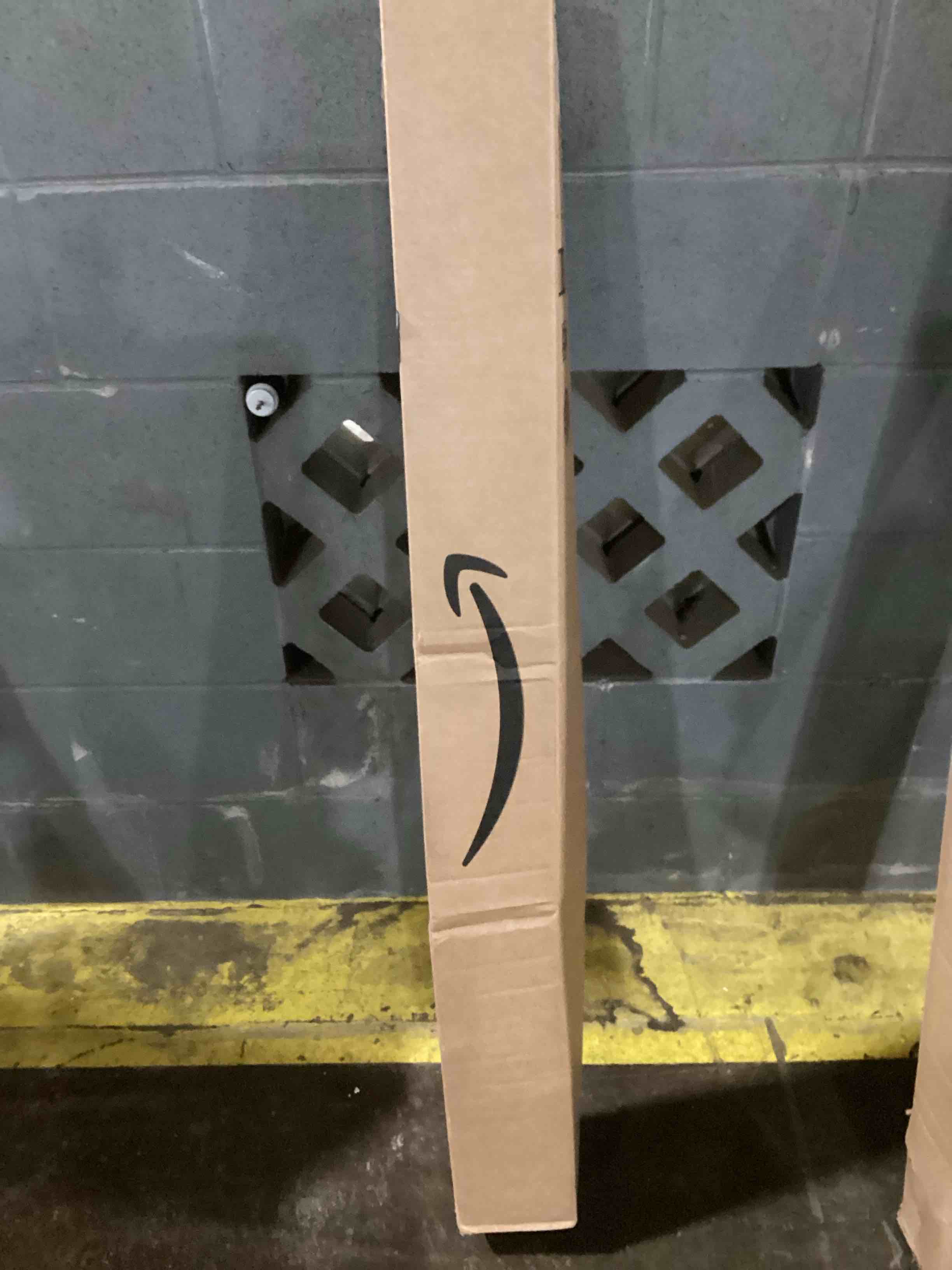 https://s3.amazonaws.com/lotting-images-prod/bidfta/GRN6122669_1714576262425.jpeg