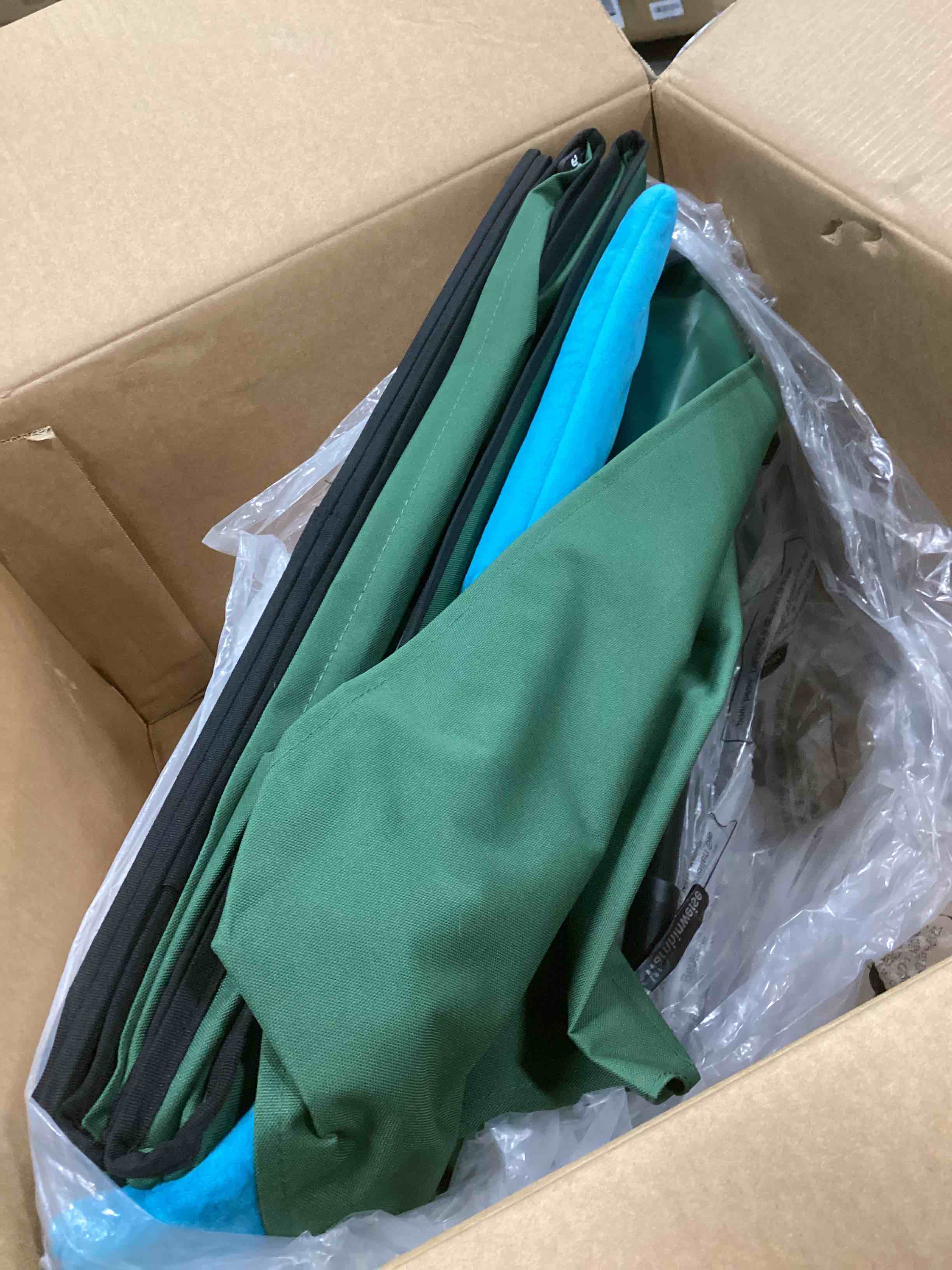 Clawsable Indestructible Heated Cat House for Outdoor Cats in Winter, Extremely Waterproof, Fully Insulated Outside Feral Cat House Shelter for Stray Barn Cat