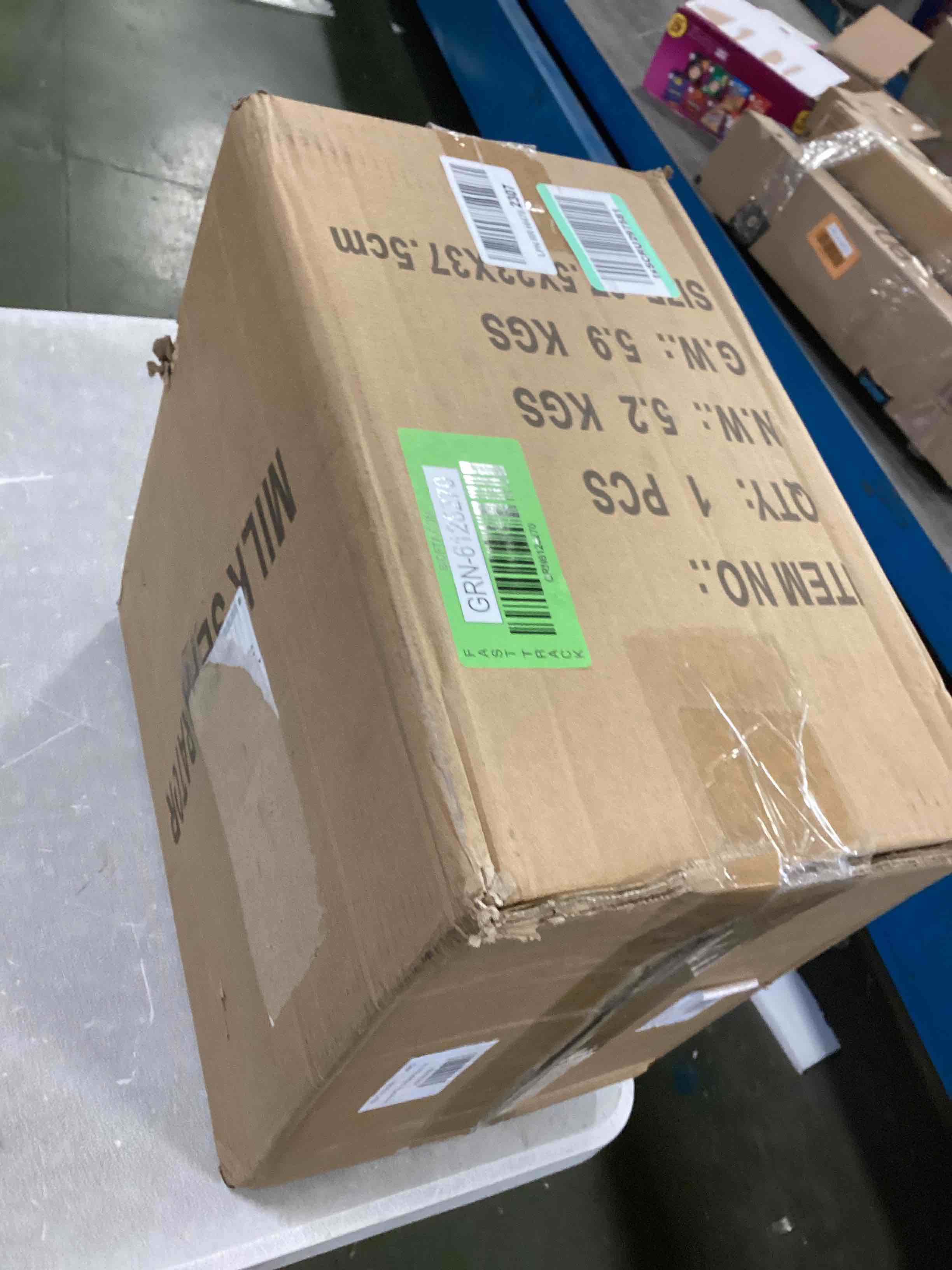 https://s3.amazonaws.com/lotting-images-prod/bidfta/GRN6128270_1709405776748.jpeg