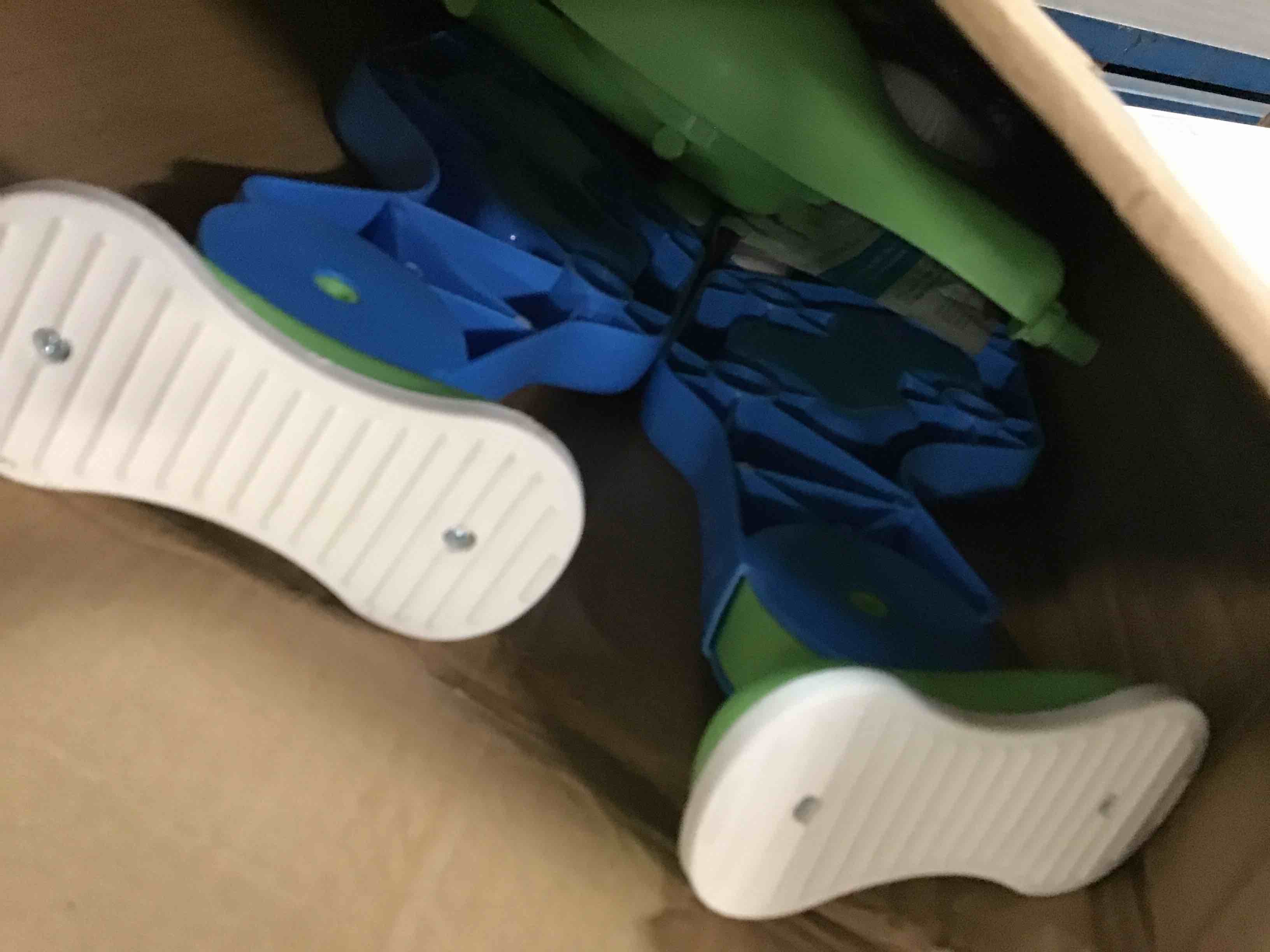https://s3.amazonaws.com/lotting-images-prod/bidfta/GRN6128548_1709643077877.jpeg