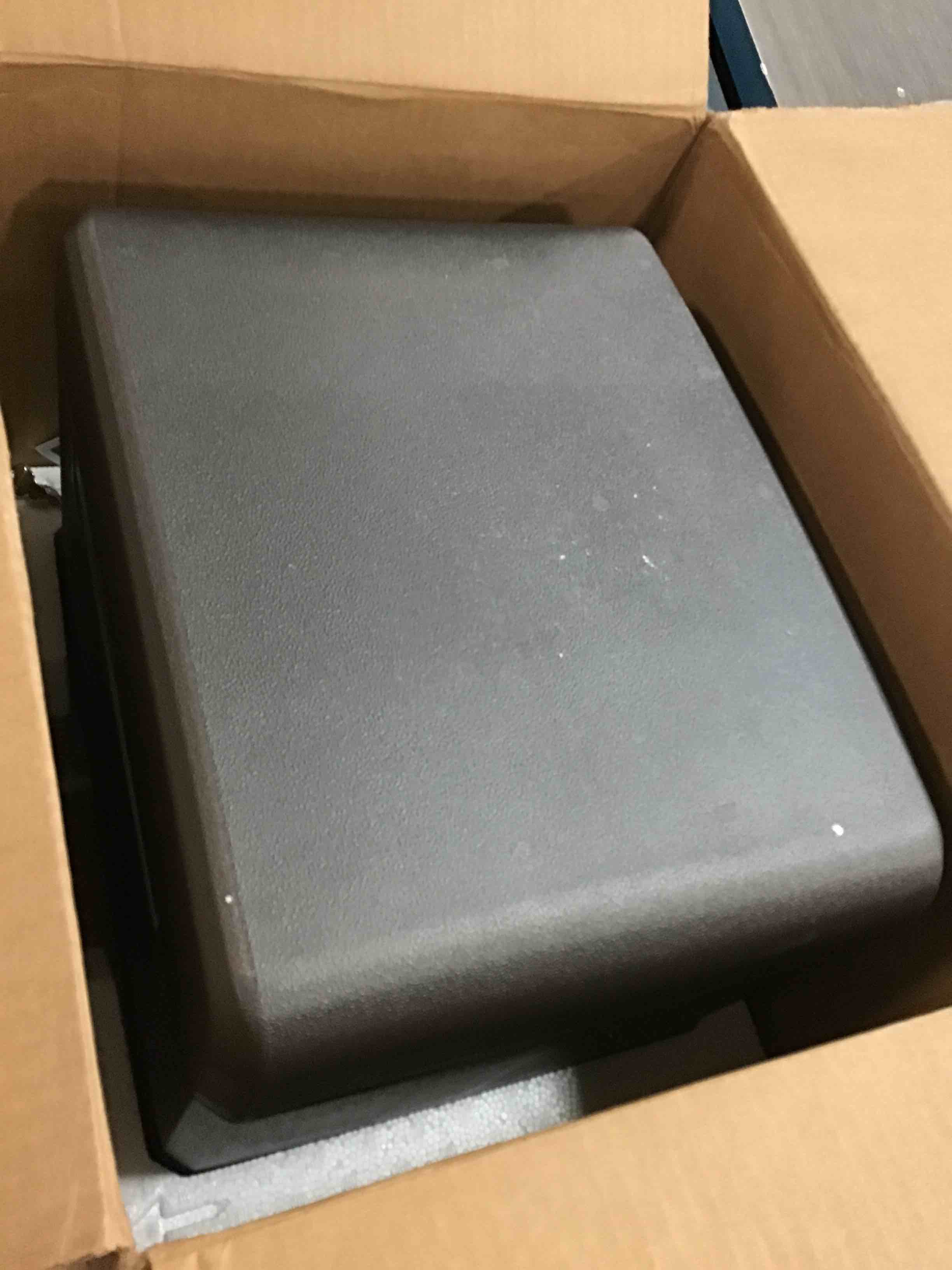 https://s3.amazonaws.com/lotting-images-prod/bidfta/GRN6128786_1709728034572.jpeg