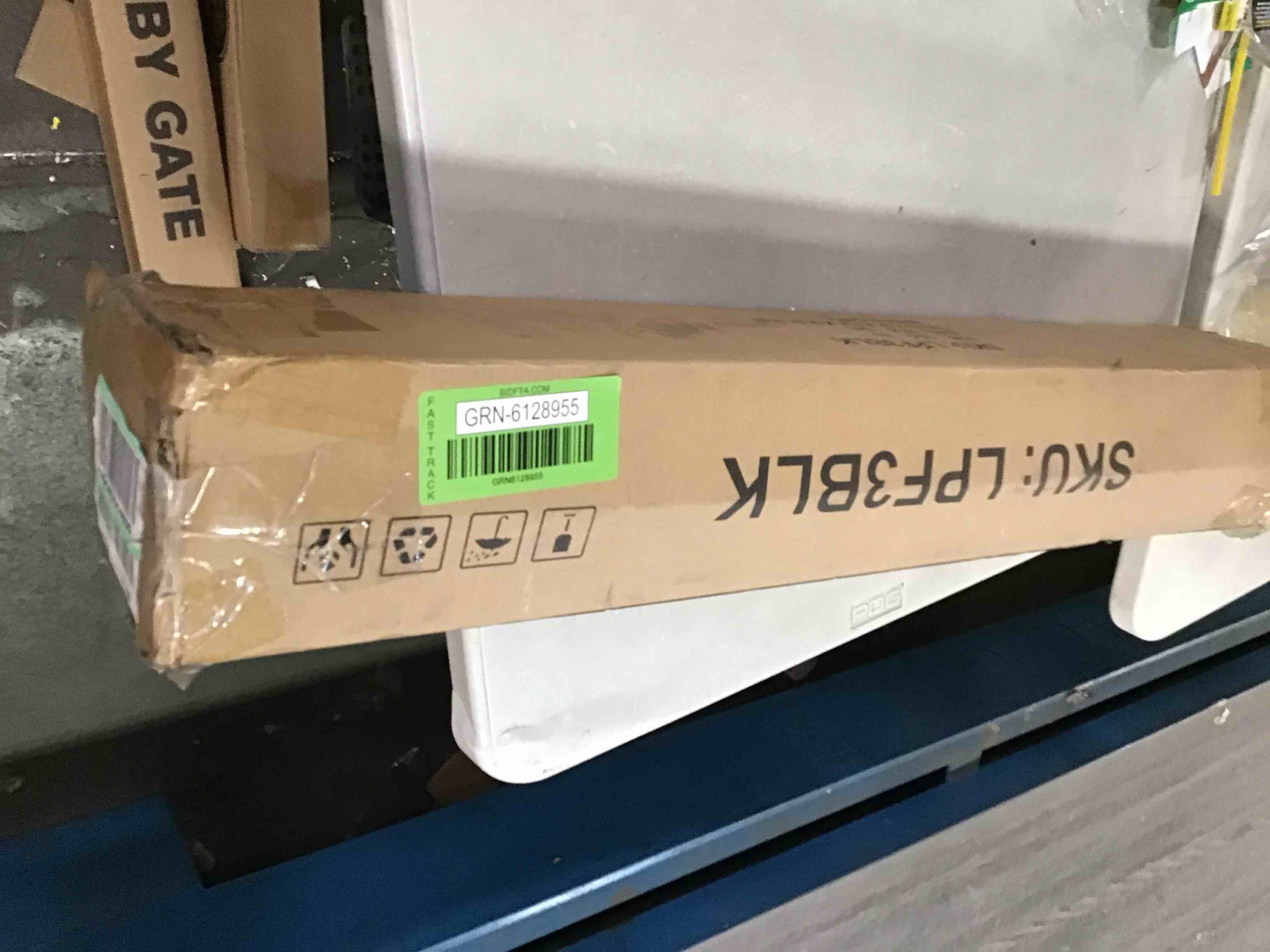 https://s3.amazonaws.com/lotting-images-prod/bidfta/GRN6128955_1709758353567.jpeg