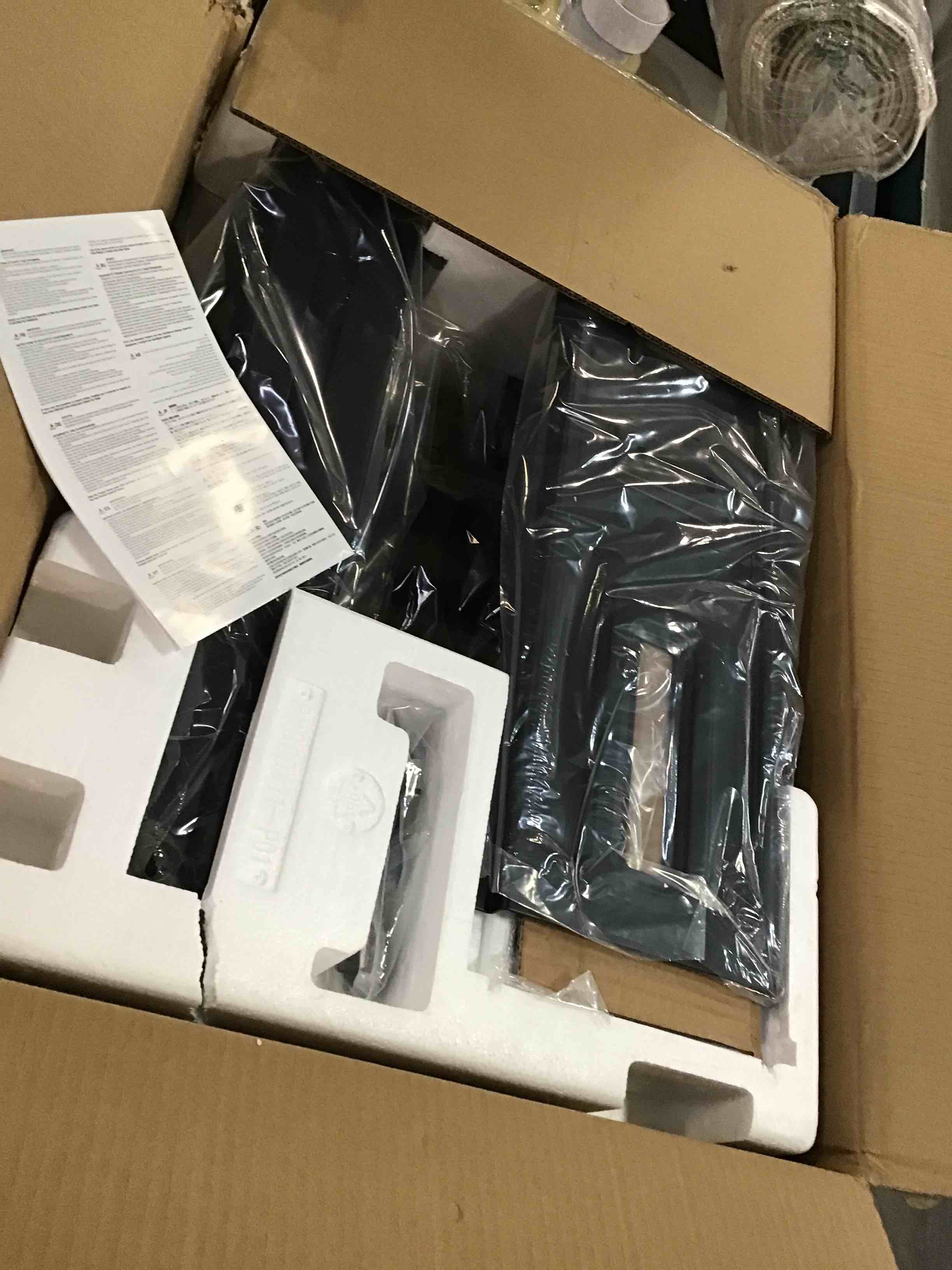 https://s3.amazonaws.com/lotting-images-prod/bidfta/GRN6128979_1709757464648.jpeg