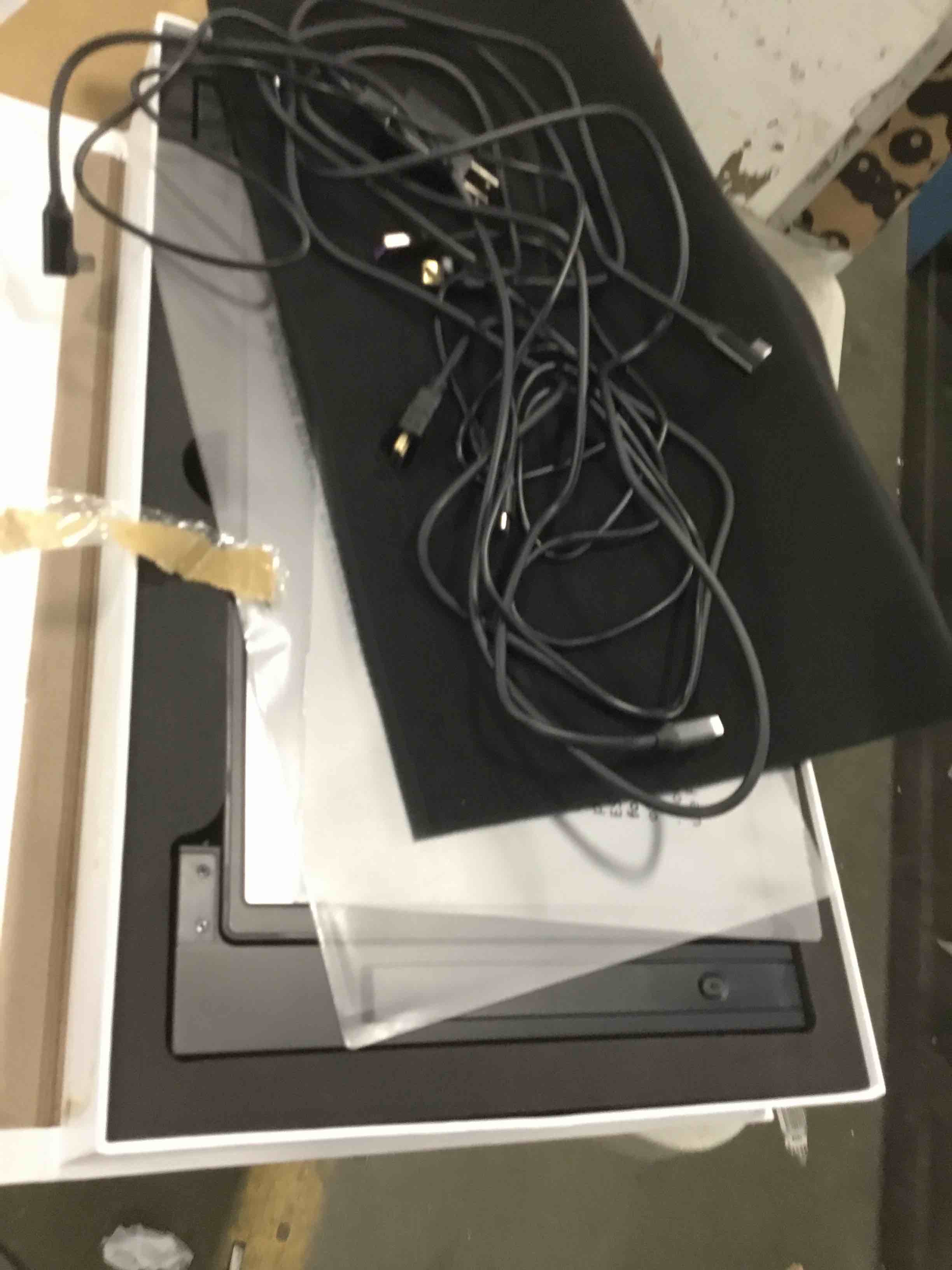 https://s3.amazonaws.com/lotting-images-prod/bidfta/GRN6134803_1709240648903.jpeg