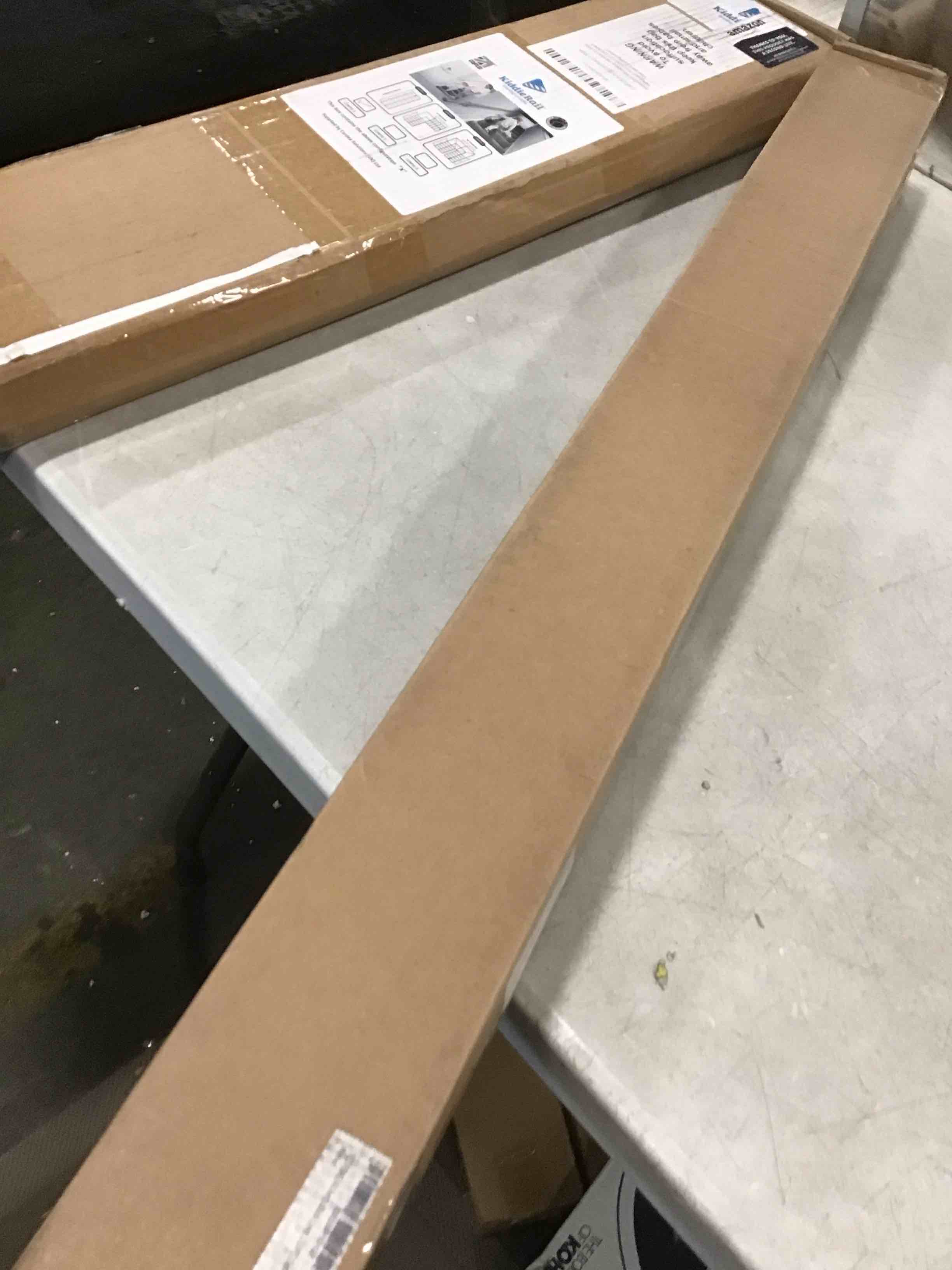 https://s3.amazonaws.com/lotting-images-prod/bidfta/GRN6135275_1709560375211.jpeg