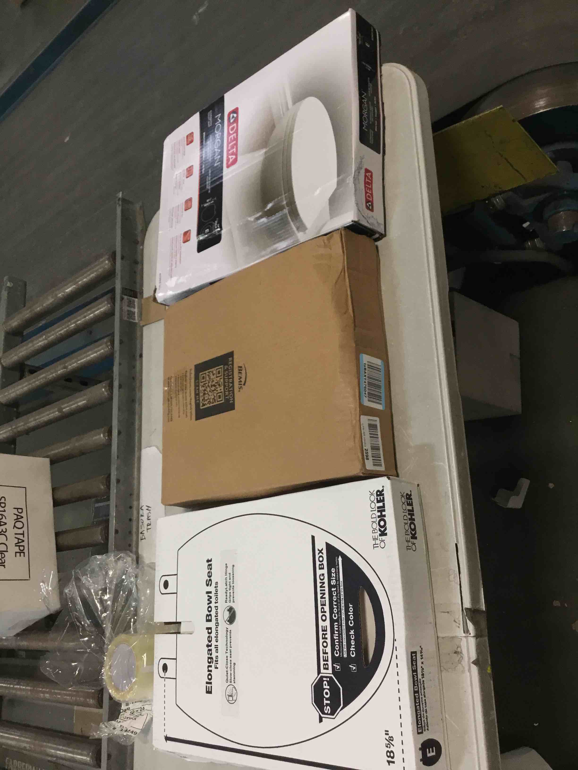 Assorted Toilet Seats, Varoius sizes brands styles and colors