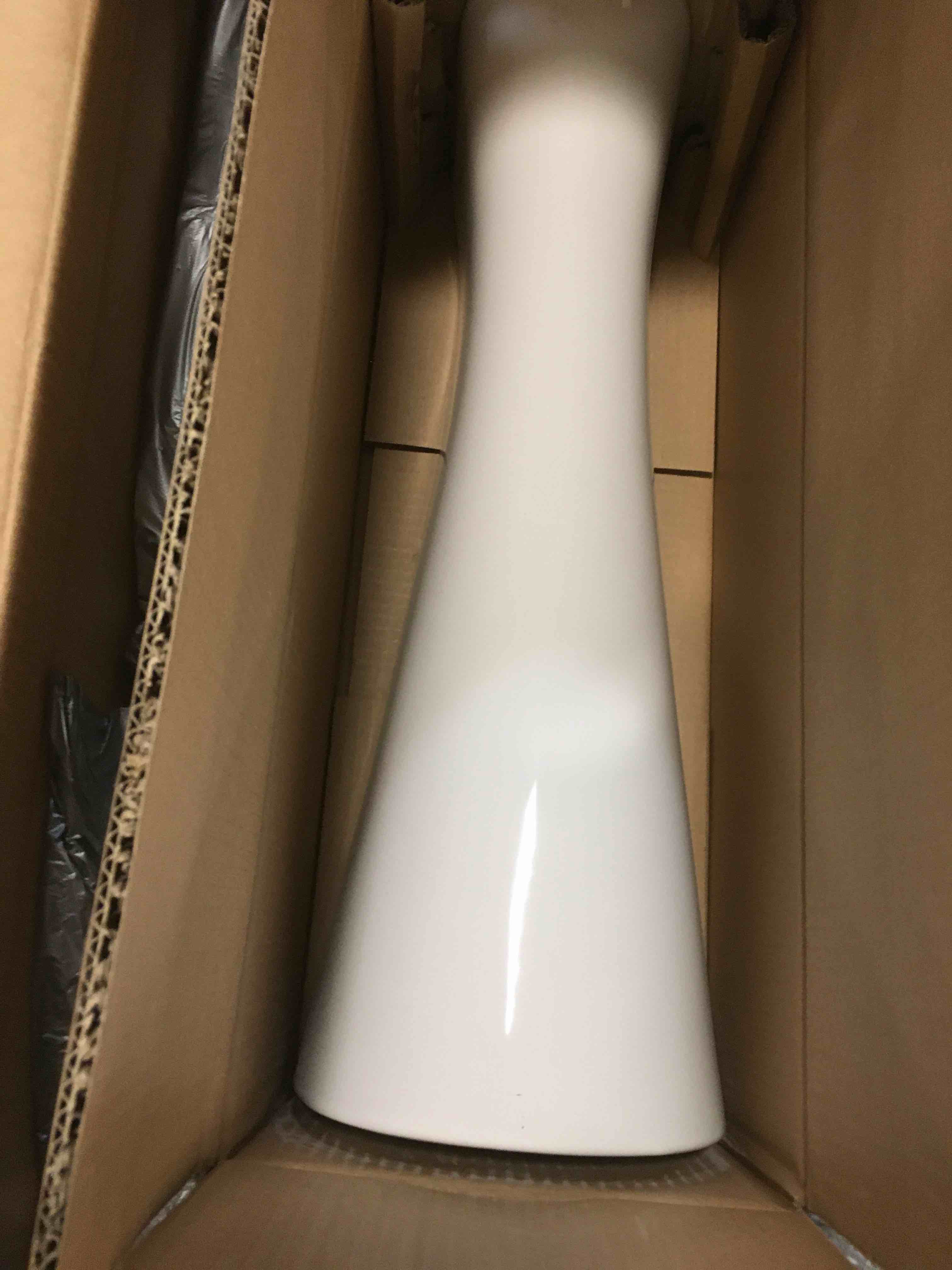 https://s3.amazonaws.com/lotting-images-prod/bidfta/GRN6142427_1709302786882.jpeg