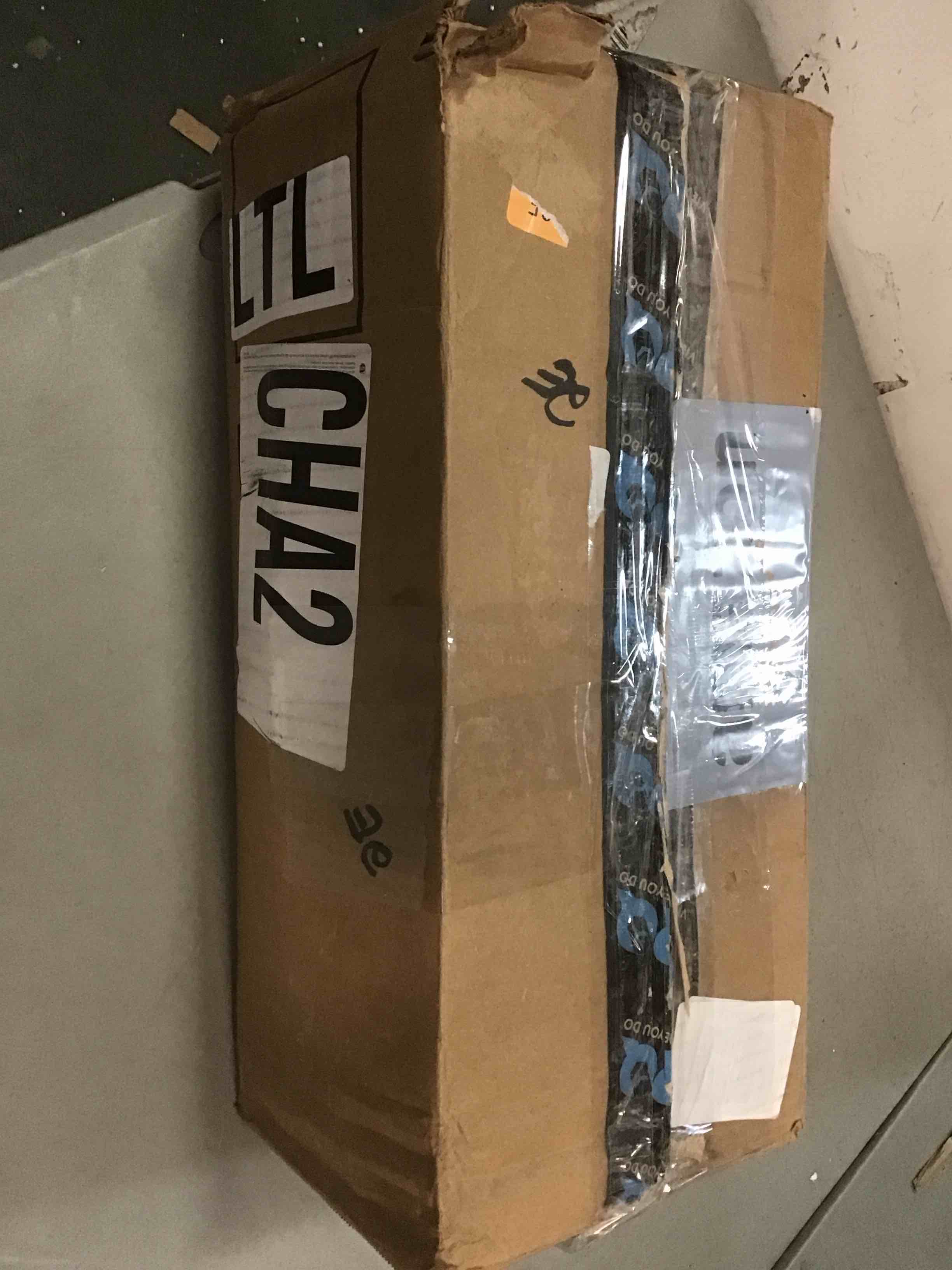 https://s3.amazonaws.com/lotting-images-prod/bidfta/GRN6145706_1709403950692.jpeg