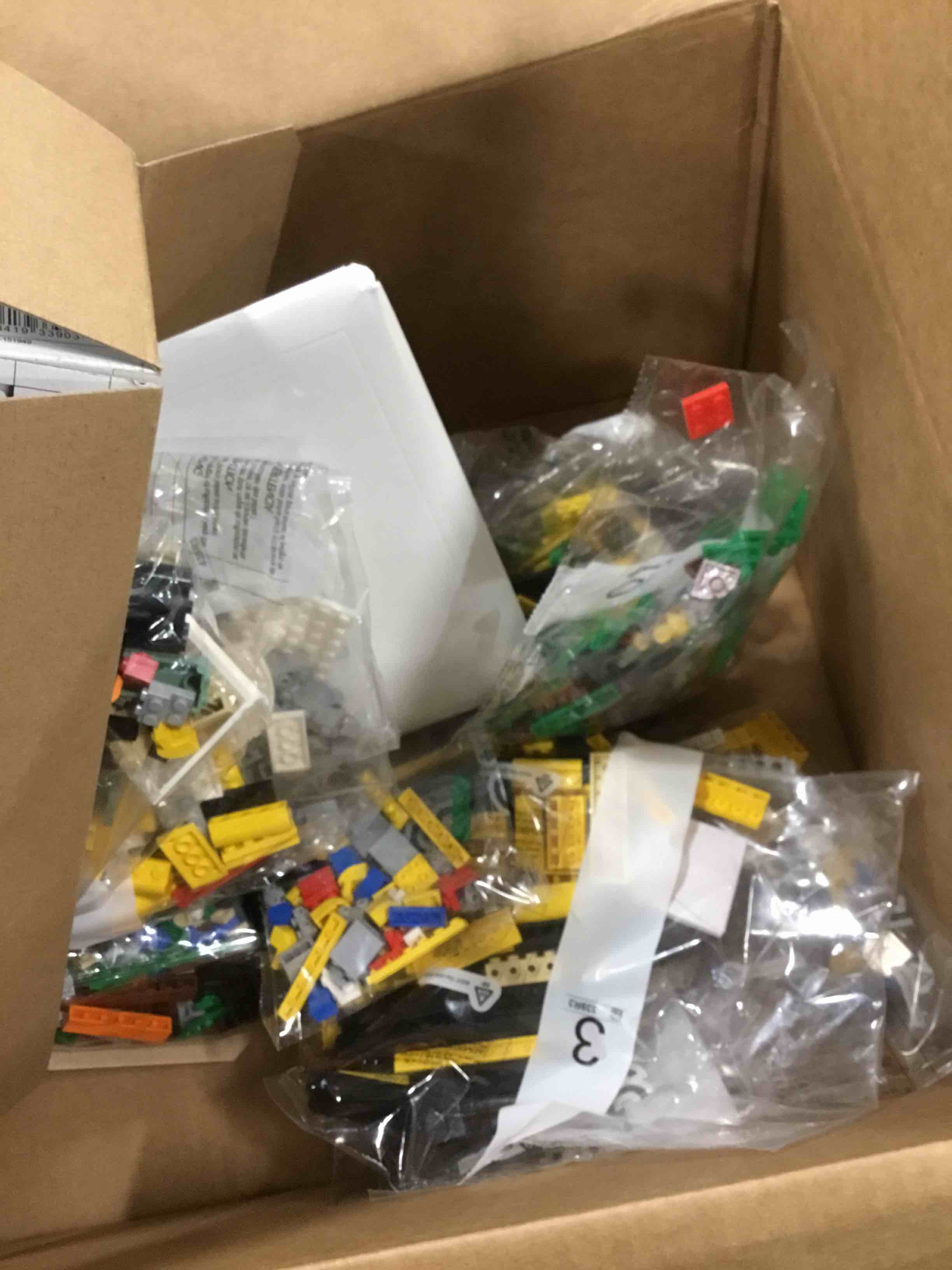 https://s3.amazonaws.com/lotting-images-prod/bidfta/GRN6149383_1709068199739.jpeg