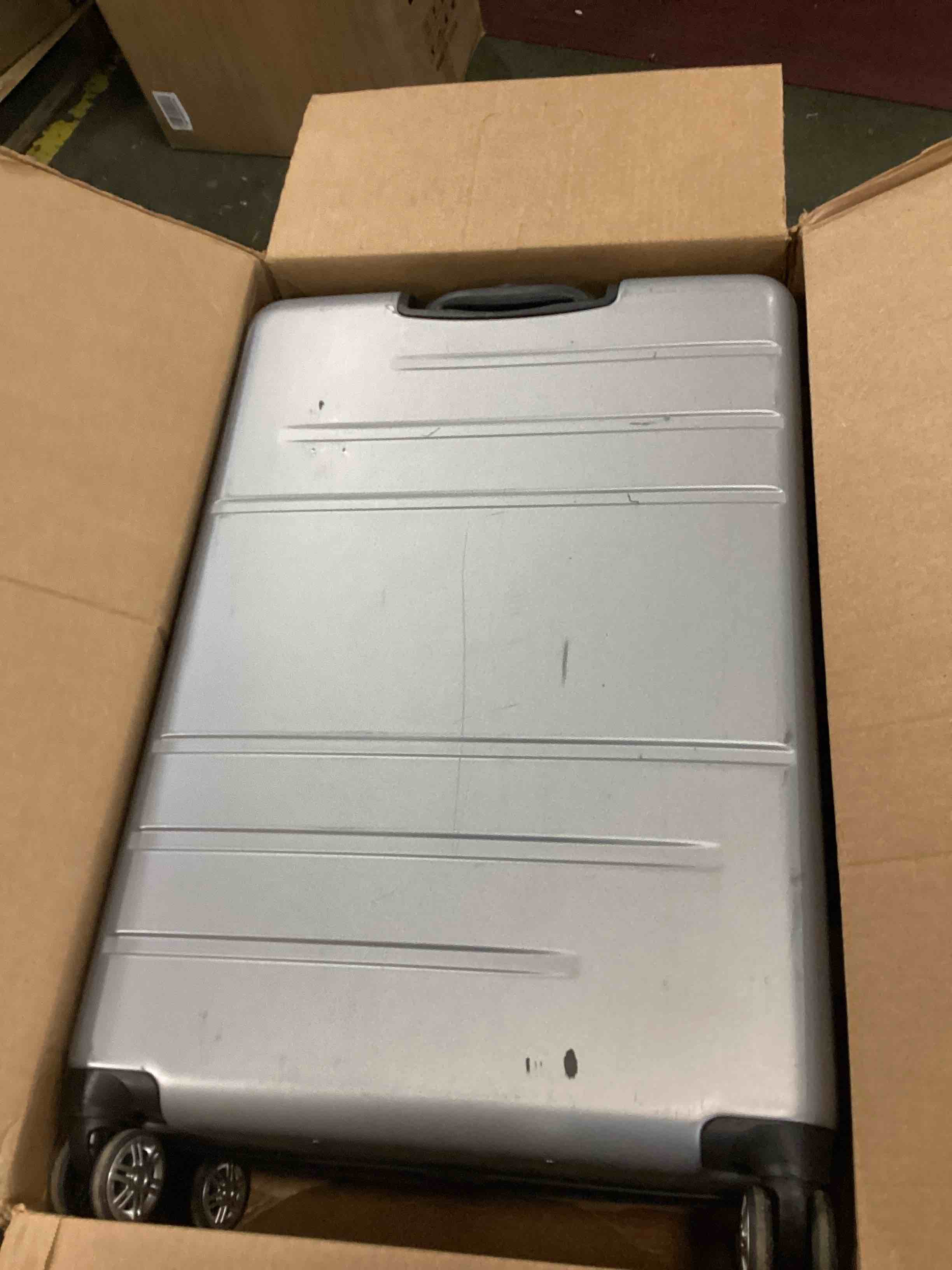 https://s3.amazonaws.com/lotting-images-prod/bidfta/GRN6152438_1715107956995.jpeg