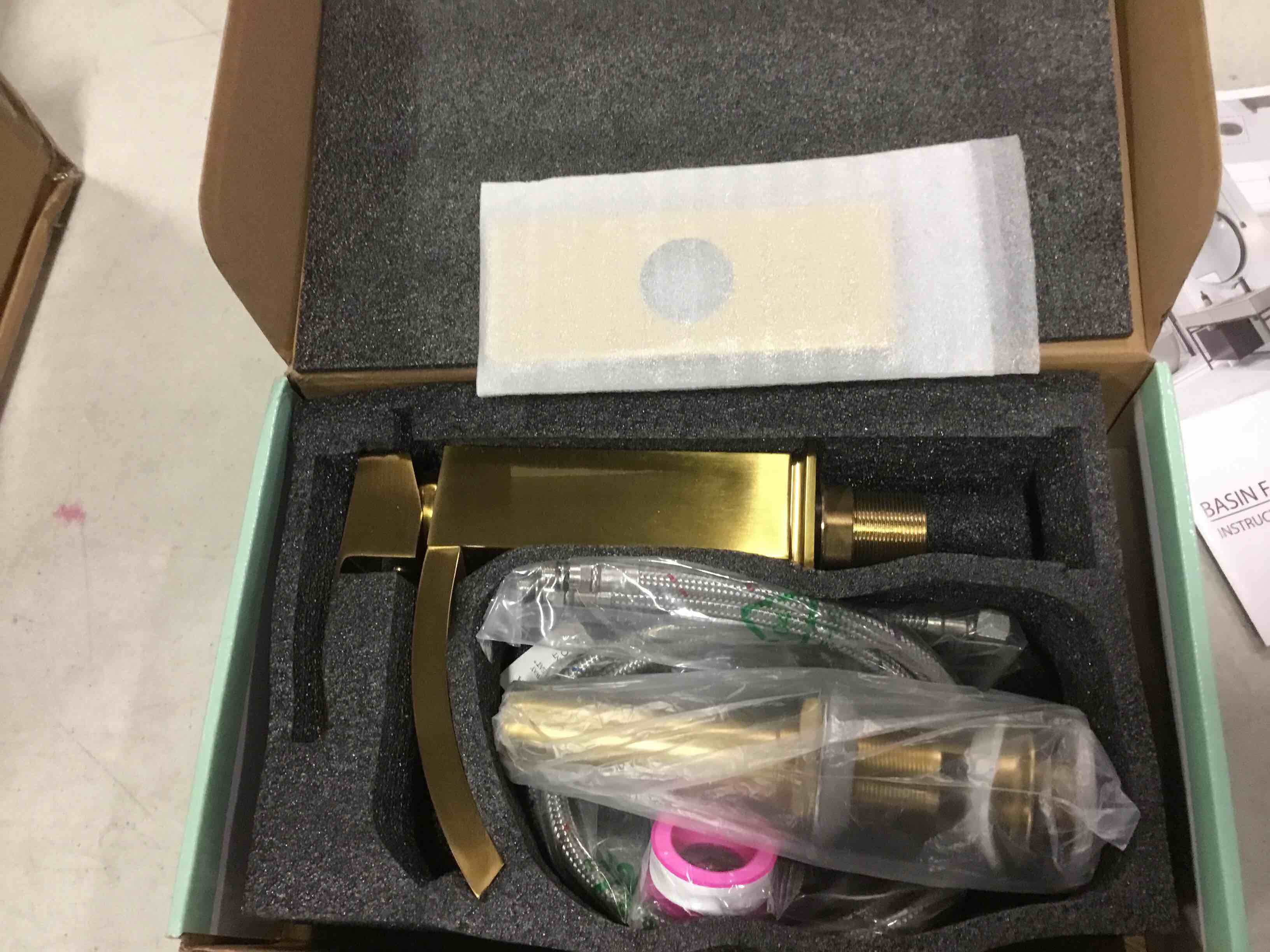 https://s3.amazonaws.com/lotting-images-prod/bidfta/GRN6154131_1714498185986.jpeg
