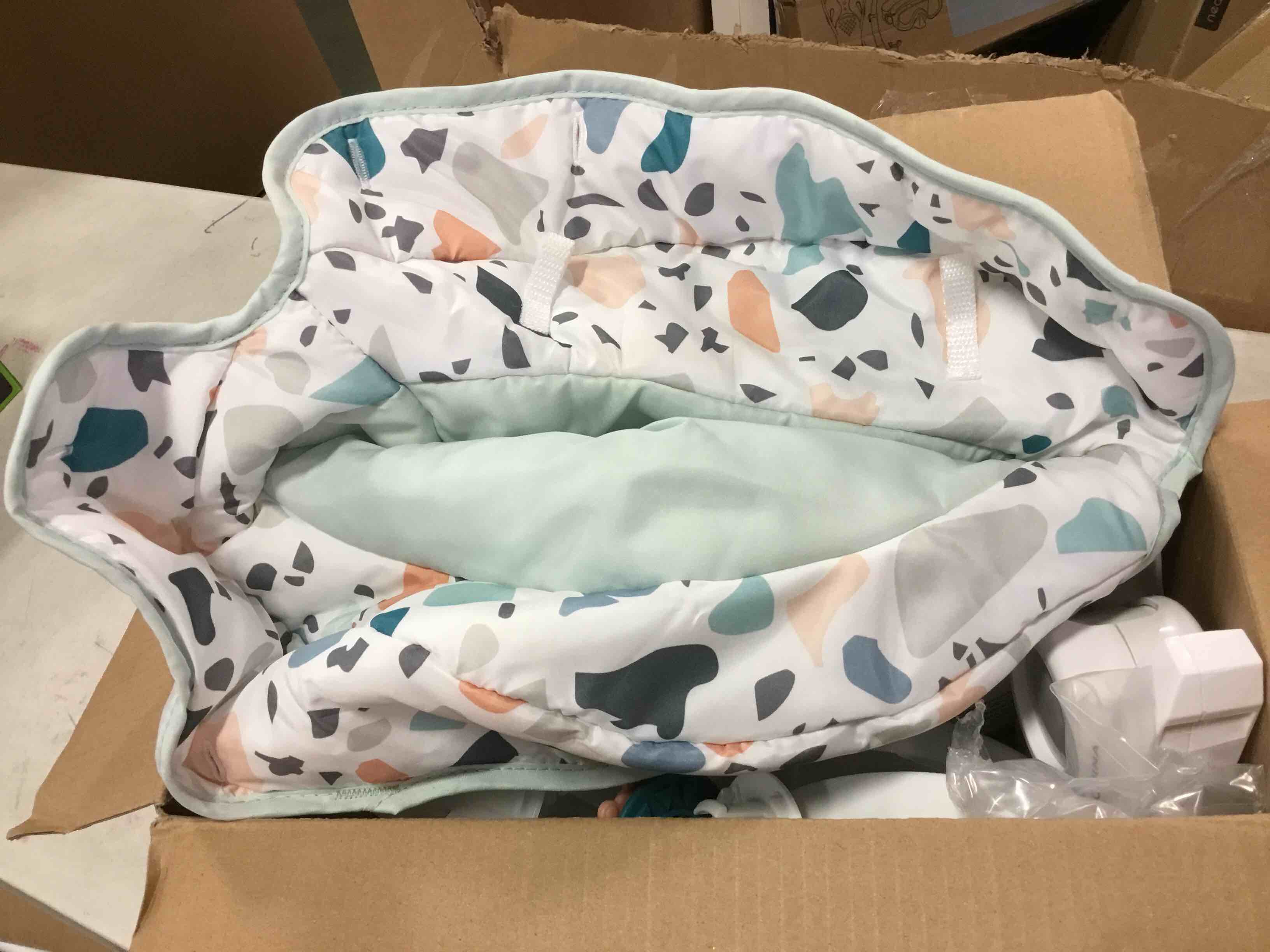 https://s3.amazonaws.com/lotting-images-prod/bidfta/GRN6154166_1714503408921.jpeg