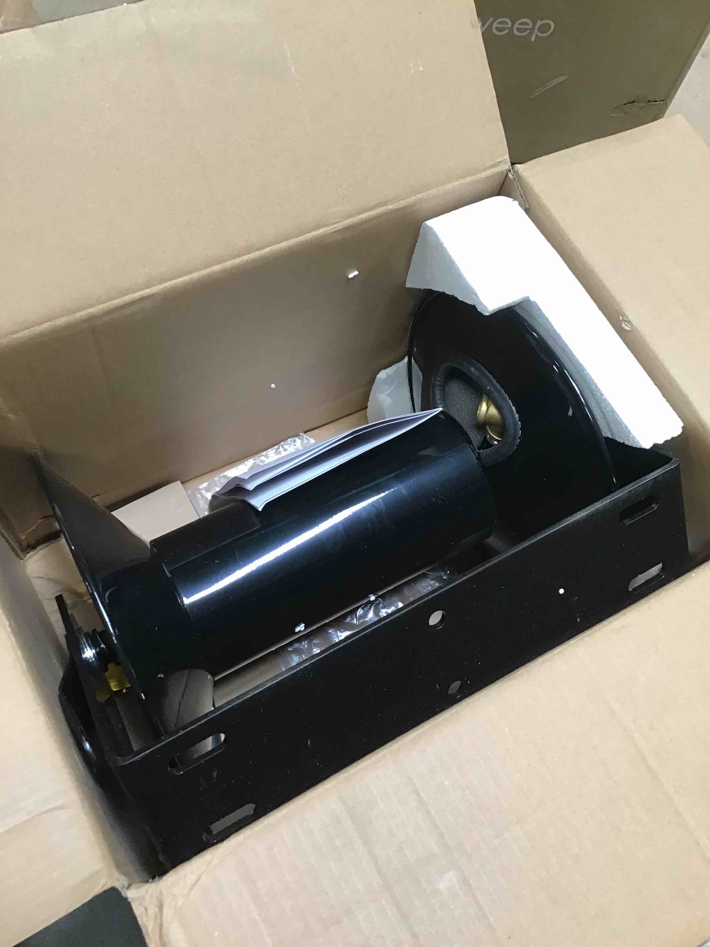 https://s3.amazonaws.com/lotting-images-prod/bidfta/GRN6155195_1714234113892.jpeg