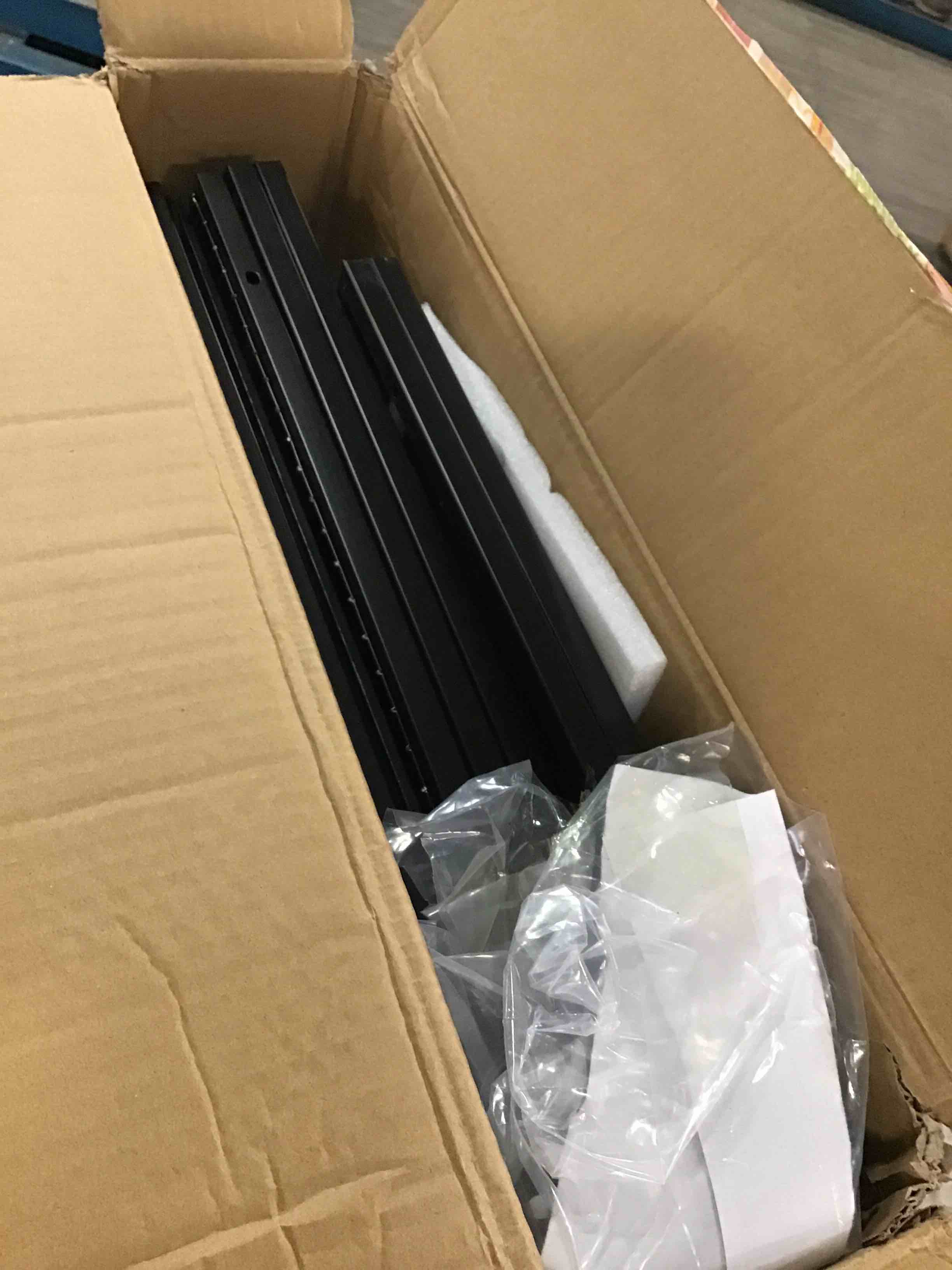 https://s3.amazonaws.com/lotting-images-prod/bidfta/GRN6155933_1714764632372.jpeg