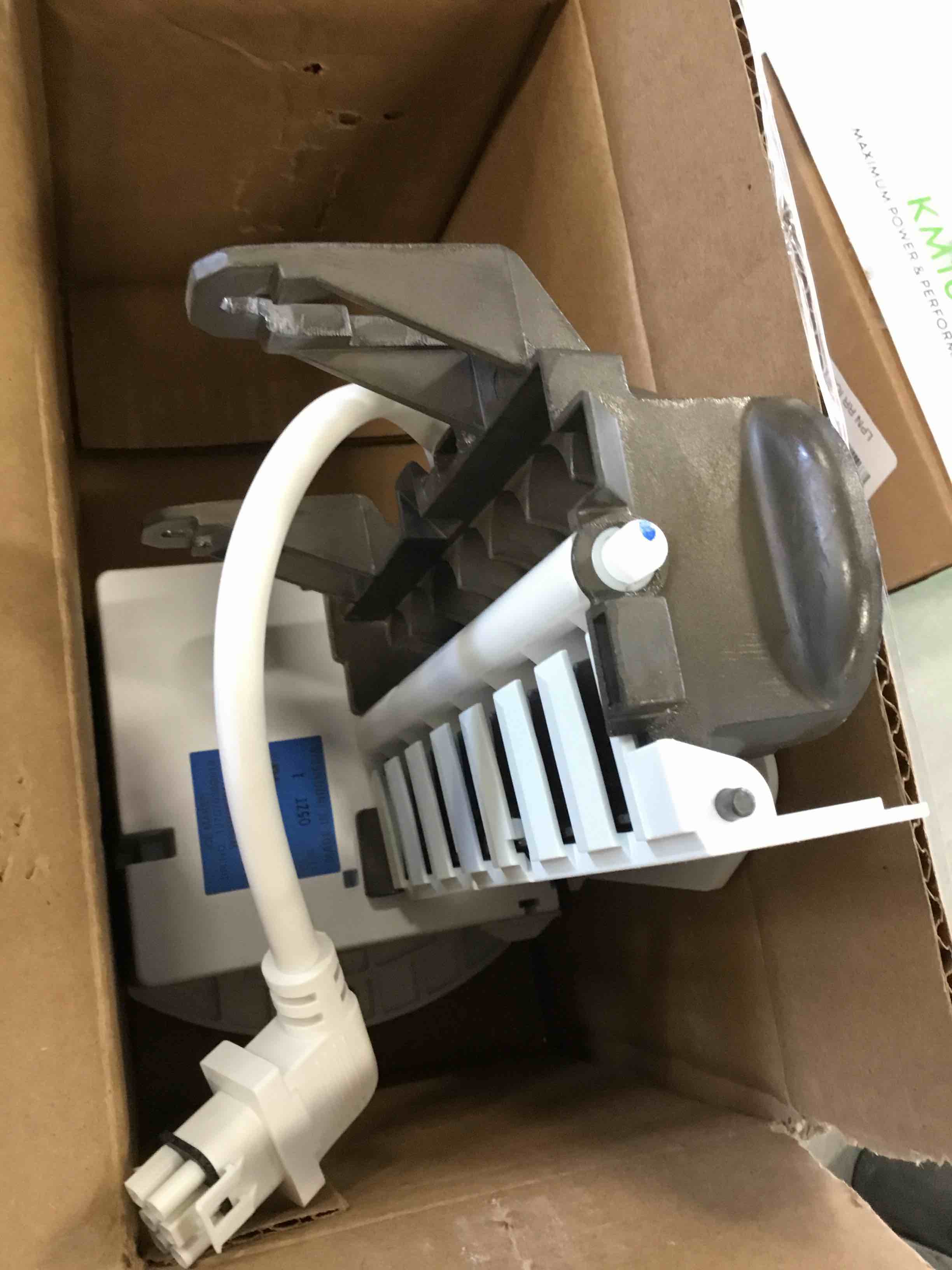 https://s3.amazonaws.com/lotting-images-prod/bidfta/GRN6157859_1714499536720.jpeg