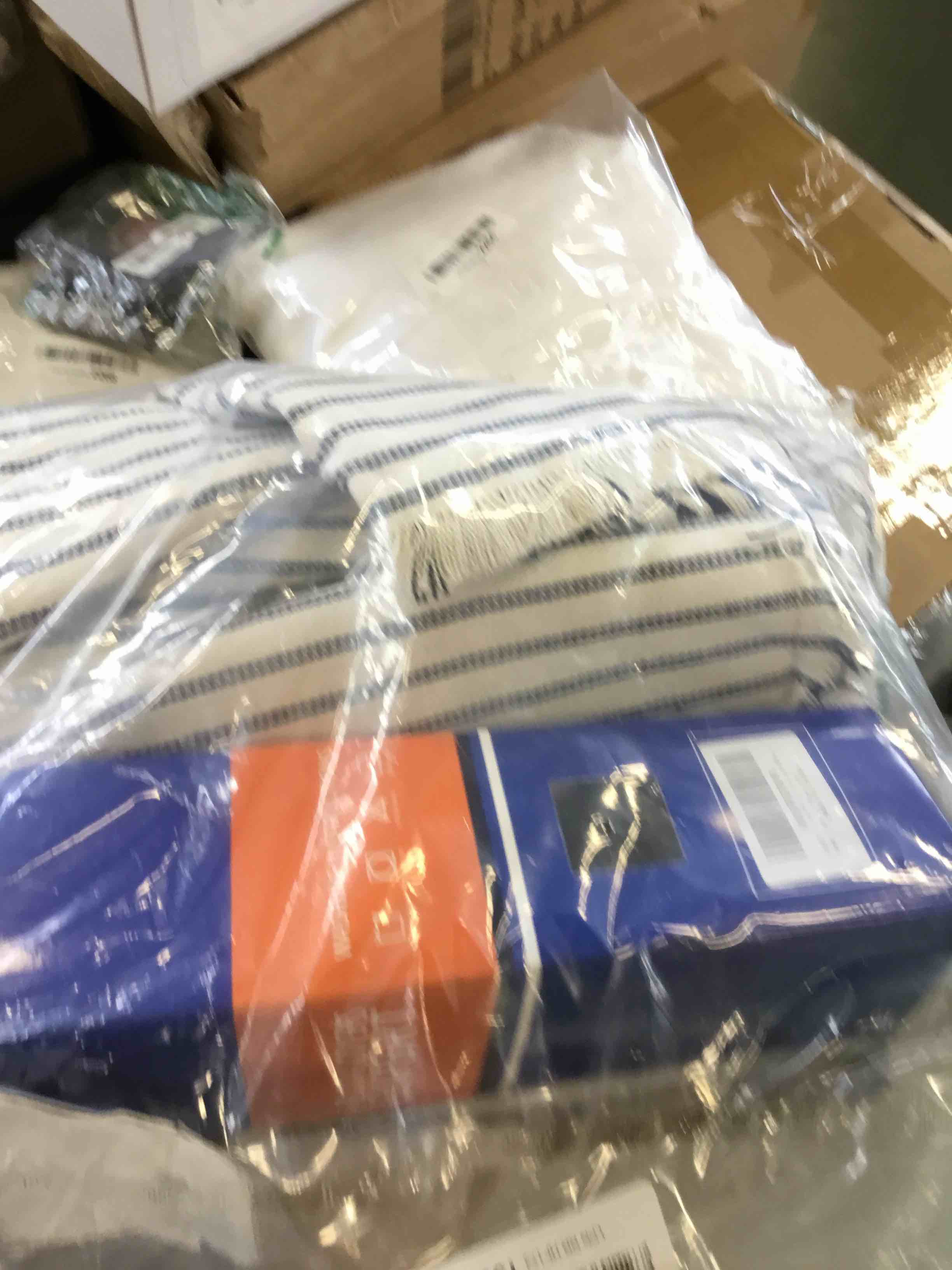 https://s3.amazonaws.com/lotting-images-prod/bidfta/GRN6157902_1714492532864.jpeg