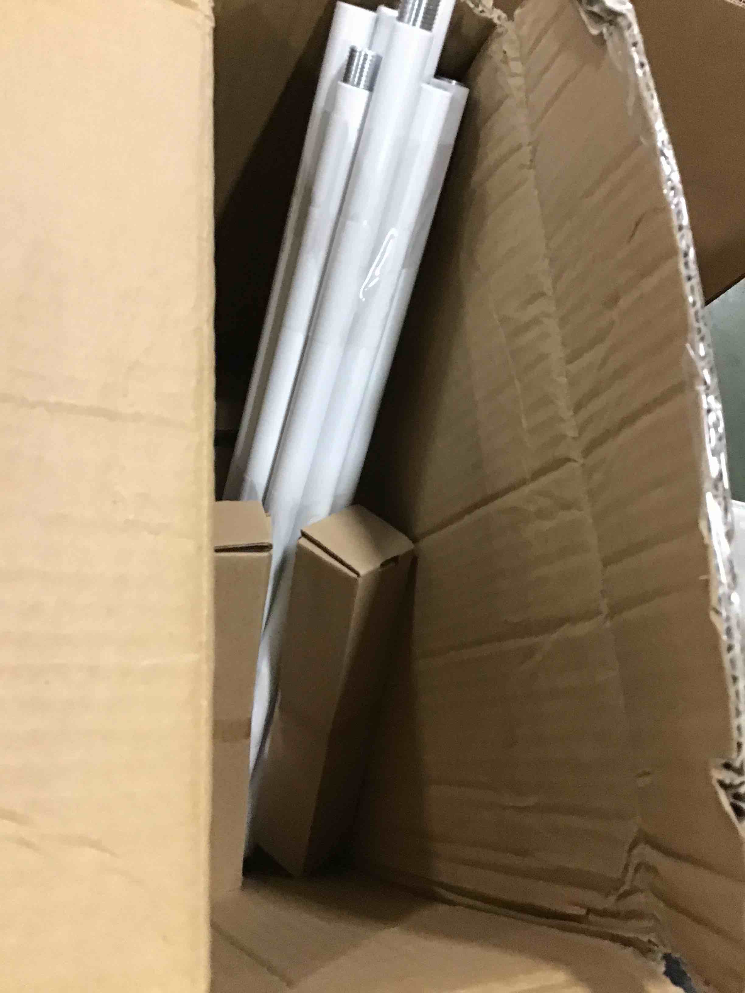 https://s3.amazonaws.com/lotting-images-prod/bidfta/GRN6160323_1714477899308.jpeg